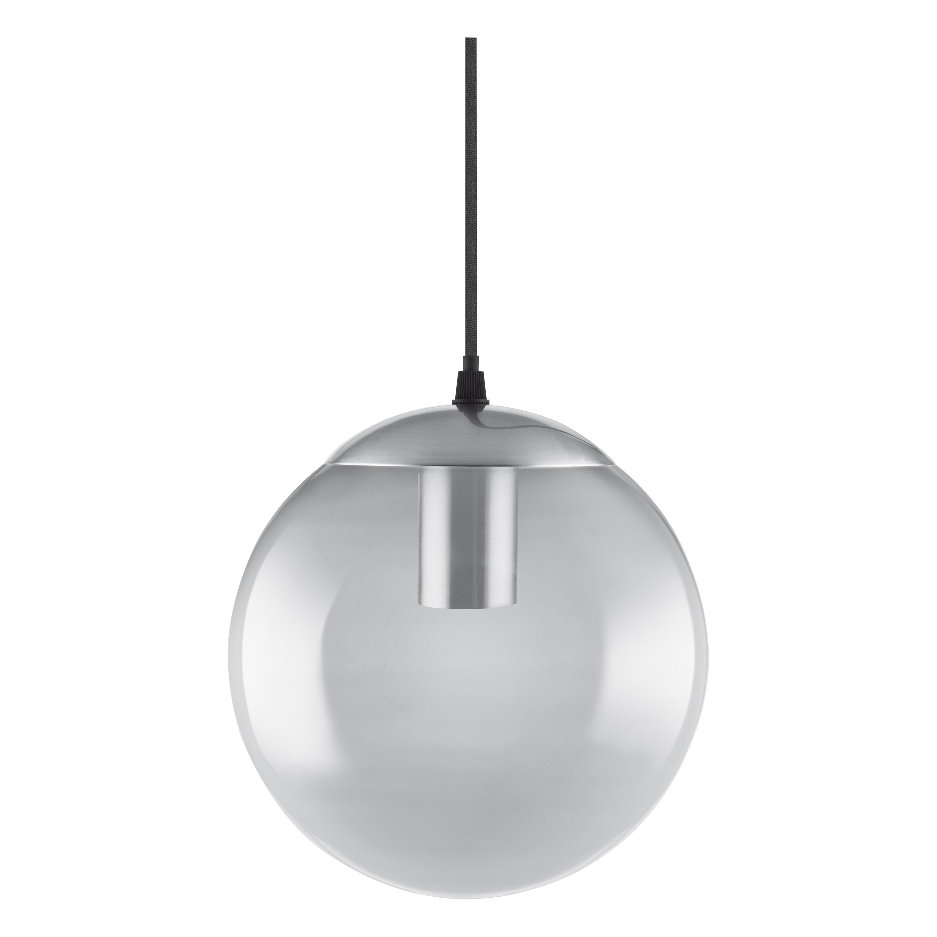 Eine hängende, silberne Pendelleuchte mit Glaskugel und schwarzem Kabel, vor weißem Hintergrund.