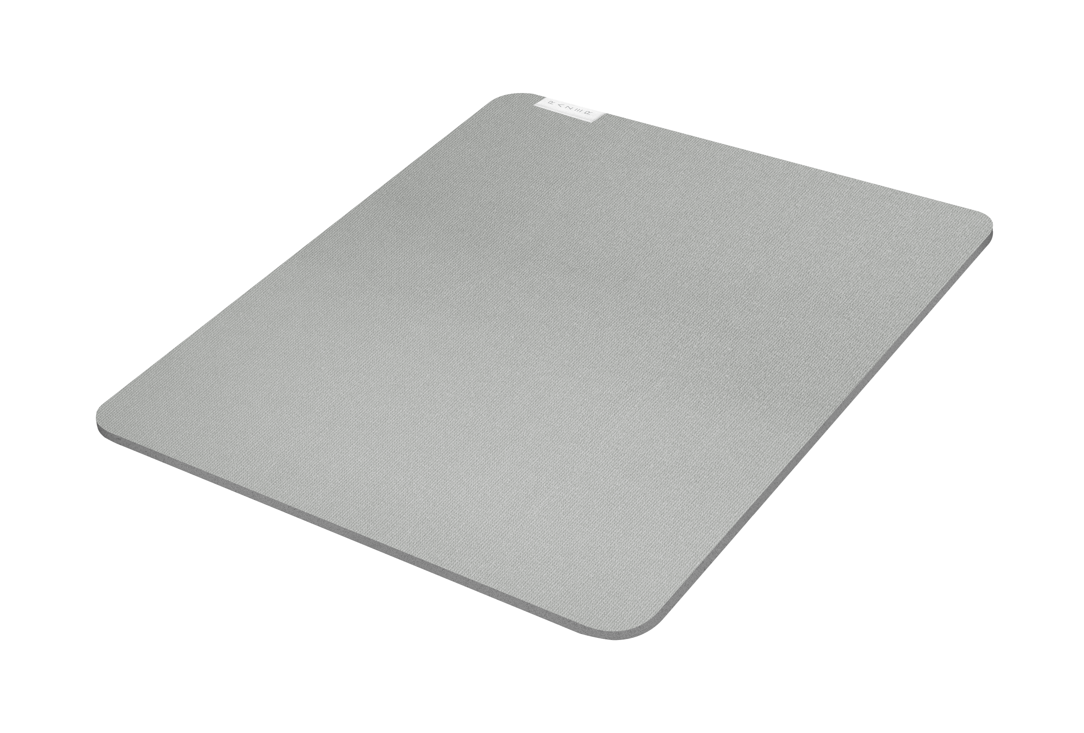 Szara podkładka pod mysz na białym tle, widok pod kątem.