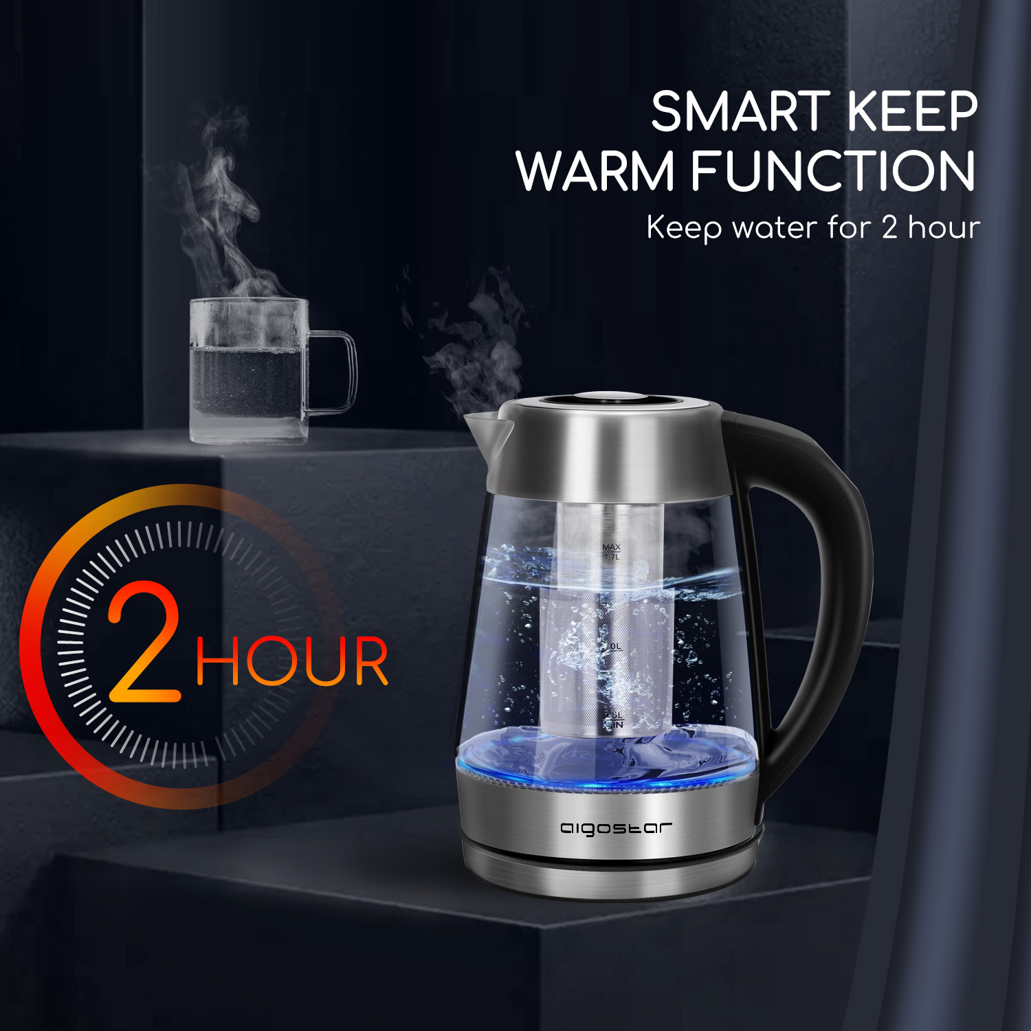 Elektrischer Wasserkocher mit Glaskörper, Wasser im Inneren und Smart-Warmhaltefunktion auf dunklem Grund.