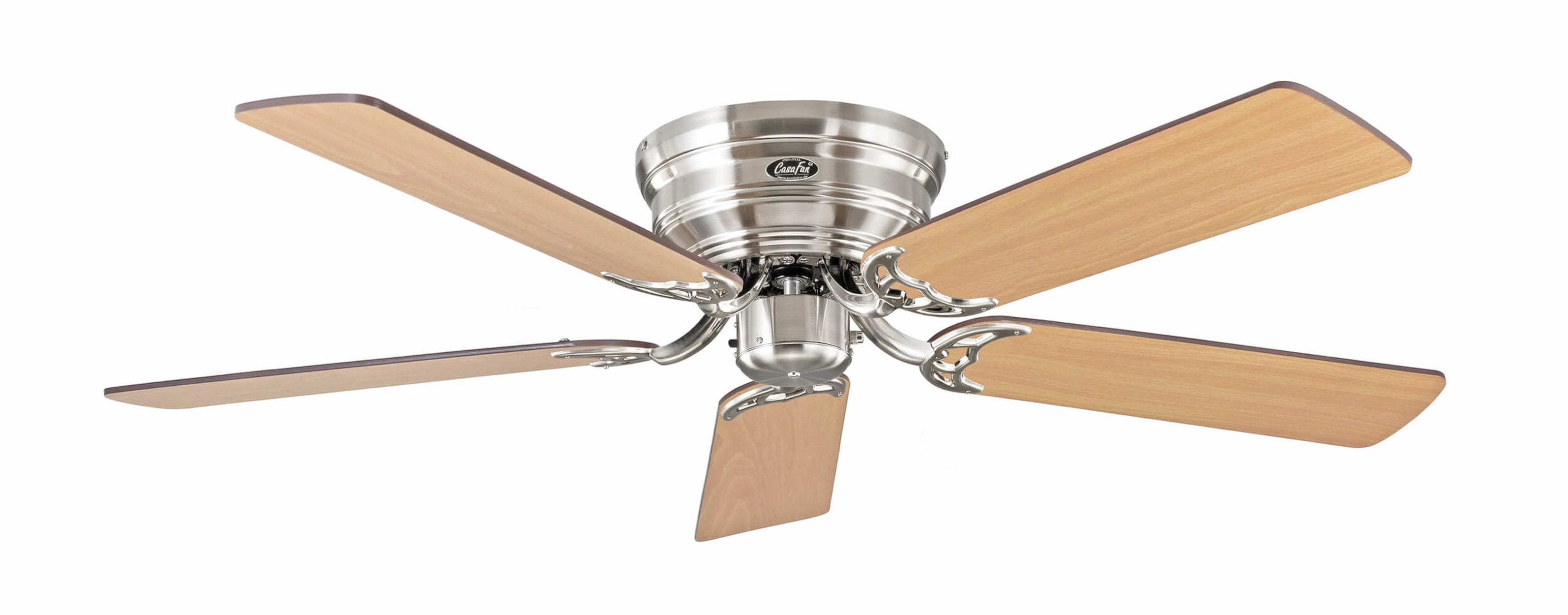 Ventilatore a soffitto con cinque pale. Il ventilatore è su sfondo bianco.