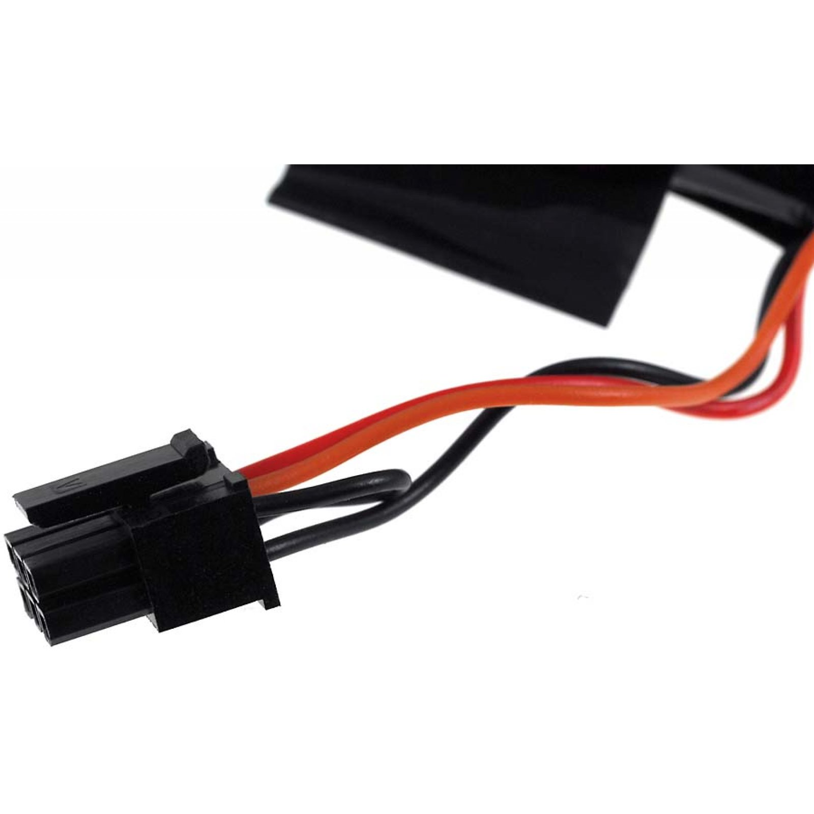 Primer plano de un conector negro con cables. Cables naranja y negro salen del conector.