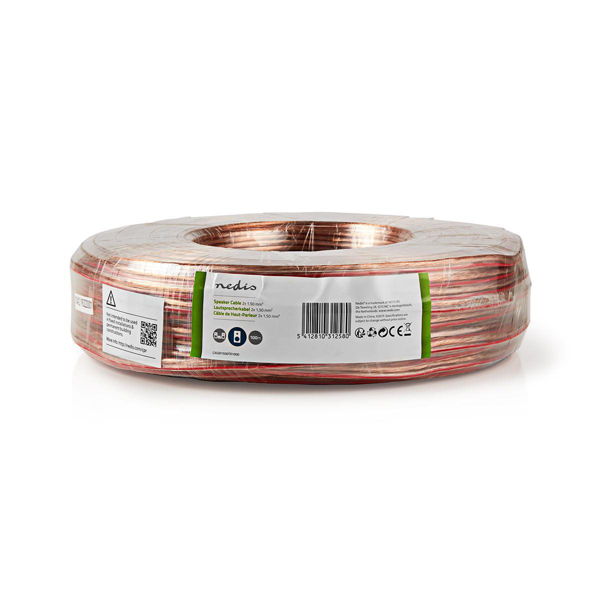 Een rol koperkleurige luidsprekerkabel op een wit oppervlak.