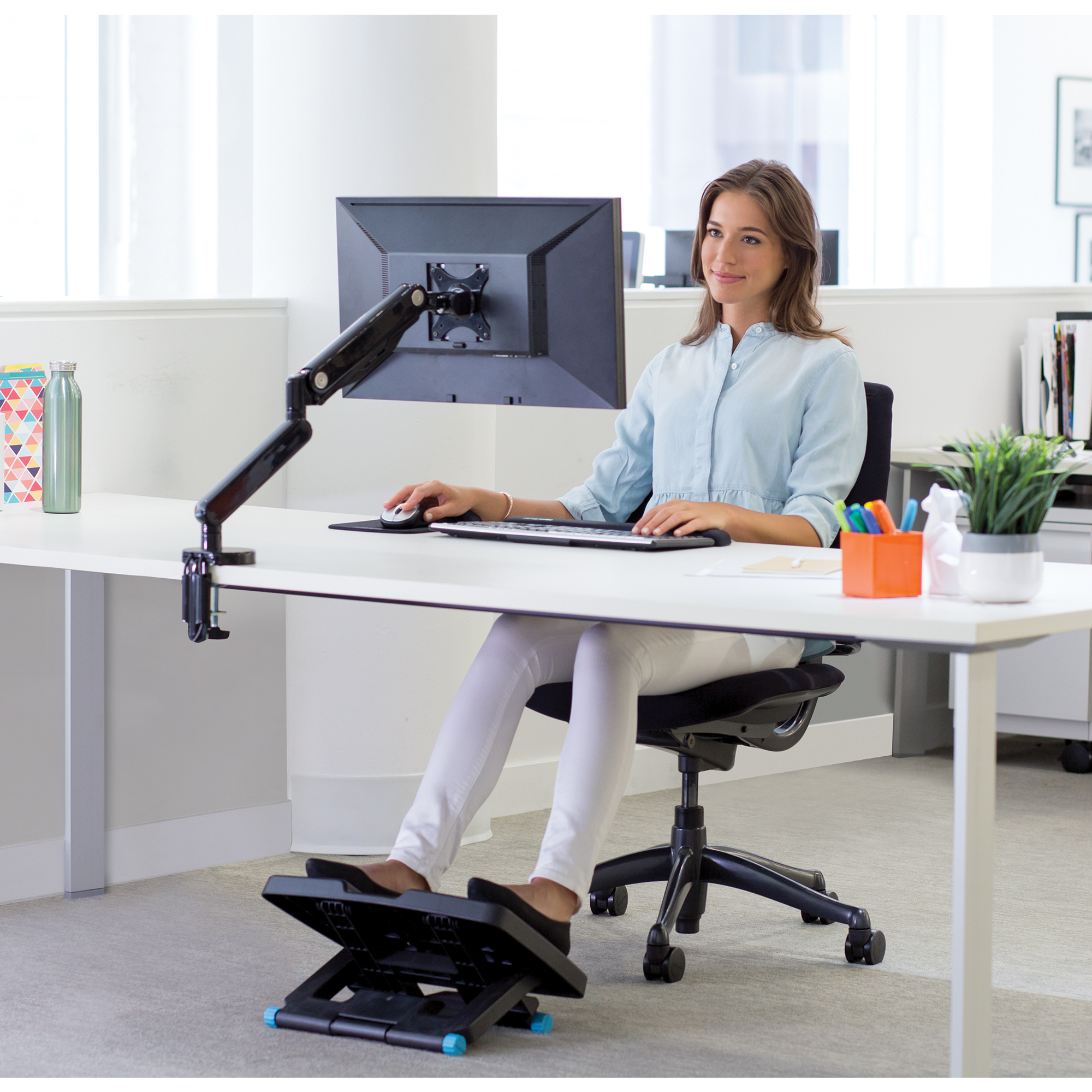 Uchwyty i stojaki do monitorów FELLOWES Platinum Series 8043301 Czarny