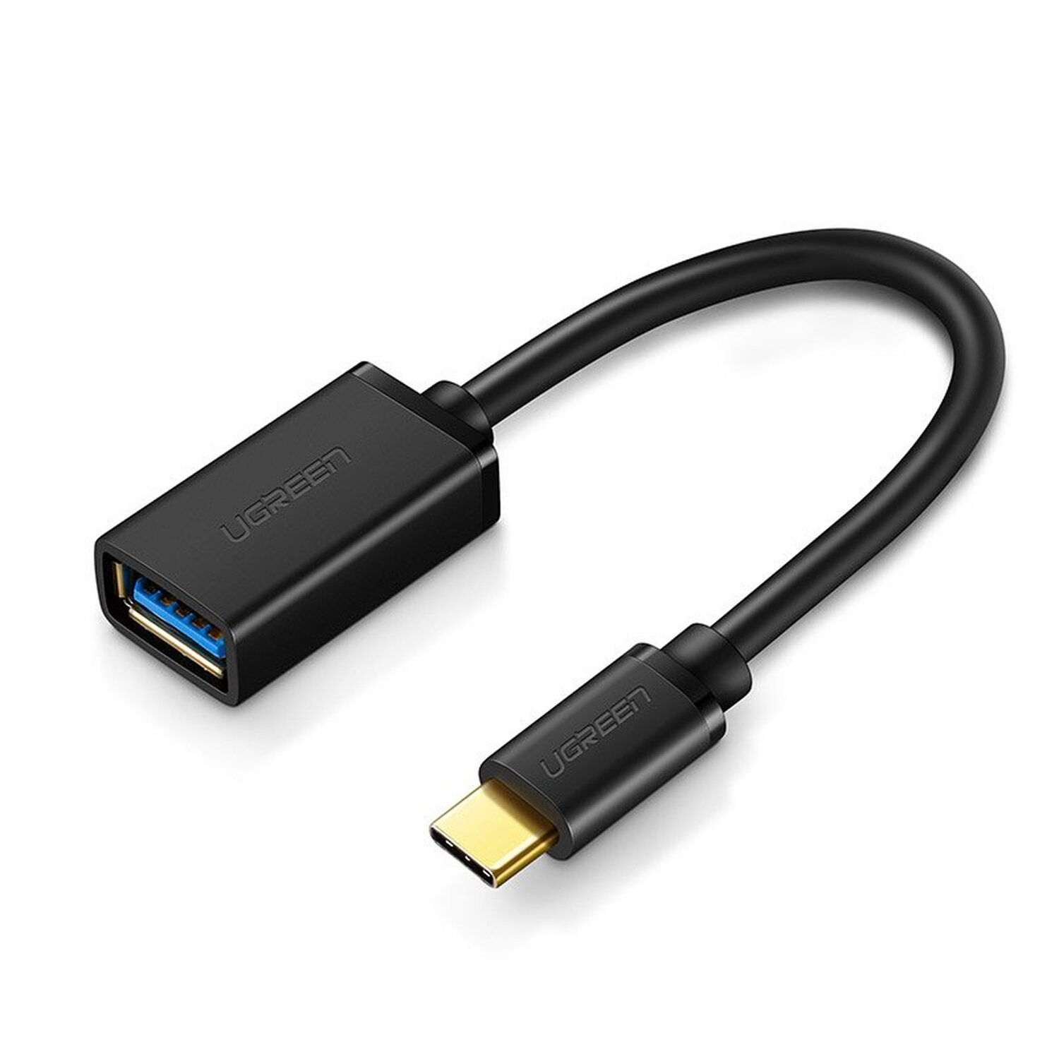 Schwarzes USB-C-zu-USB-Adapterkabel. Schwarzes Kabel mit zwei Steckern. Weißer Hintergrund.