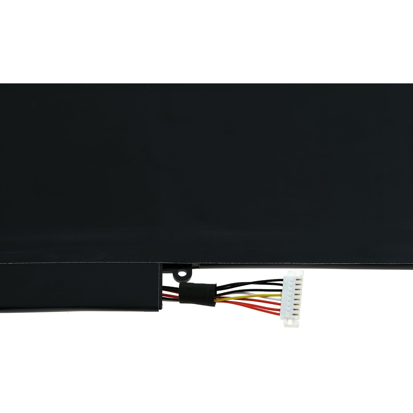 Schwarzer Laptop-Akku mit Kabeln und Stecker auf weißem Hintergrund.