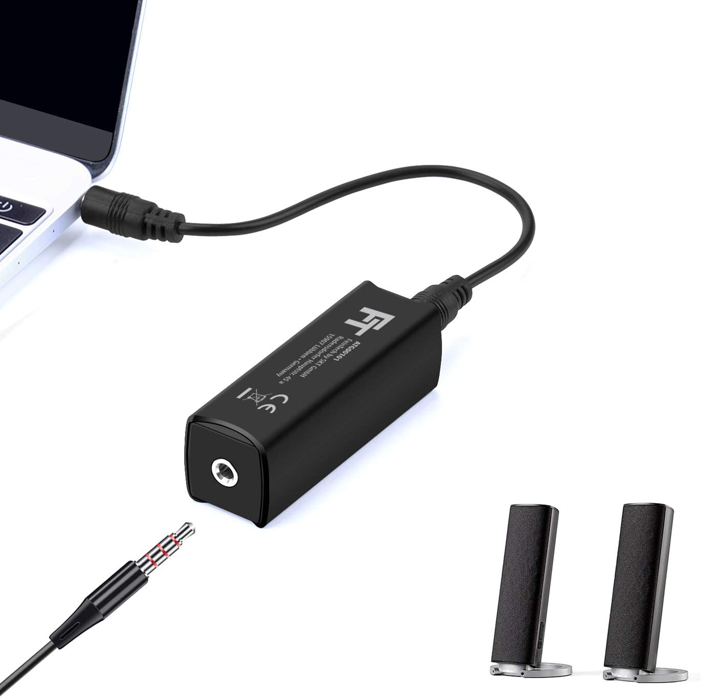 Laptop, der mit einem Audioadapter verbunden ist, und 2 kleine Lautsprecher. Der Adapter ist schwarz.