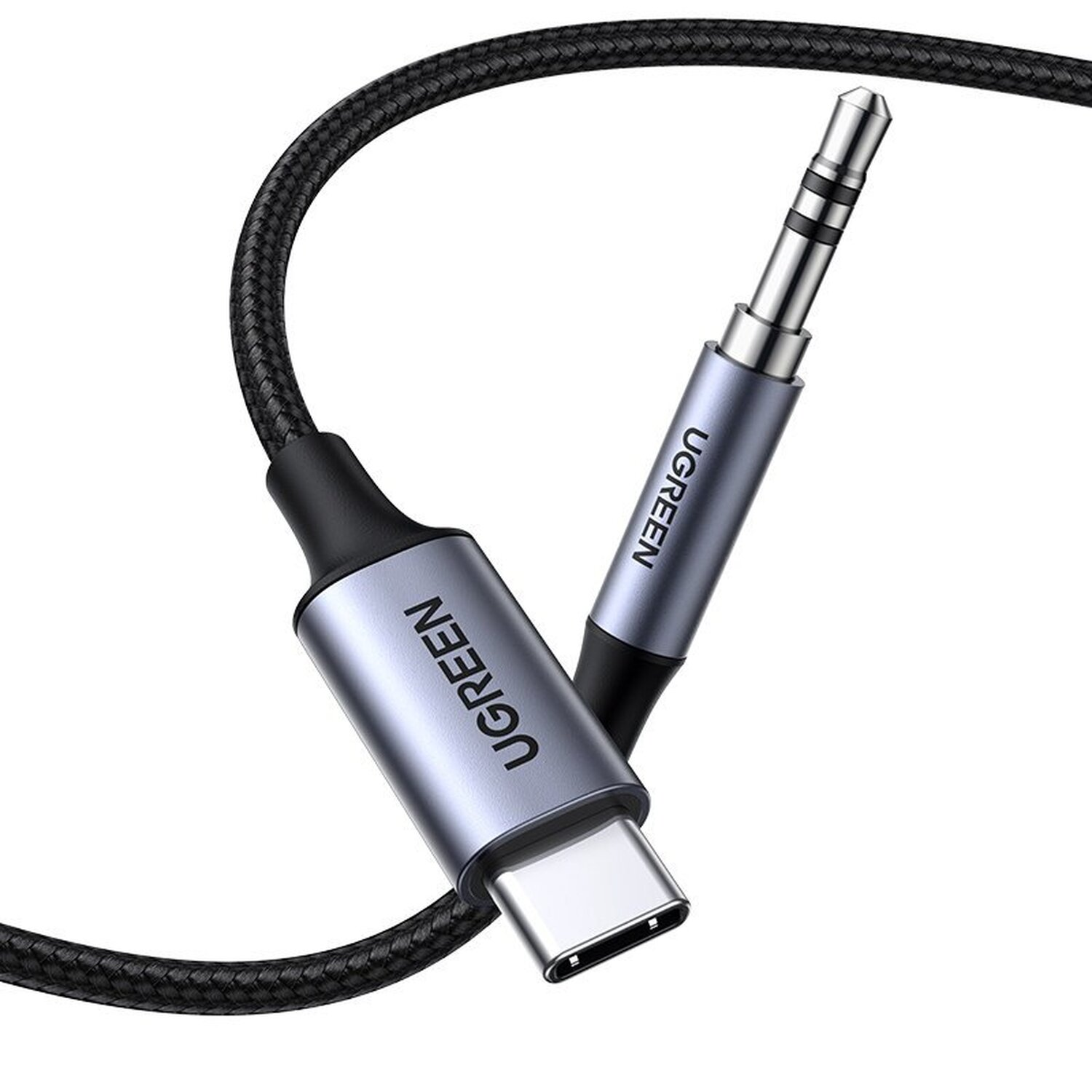Czarny i szary kabel audio UGREEN USB-C do 3,5 mm. Pleciony kabel z białym tłem.