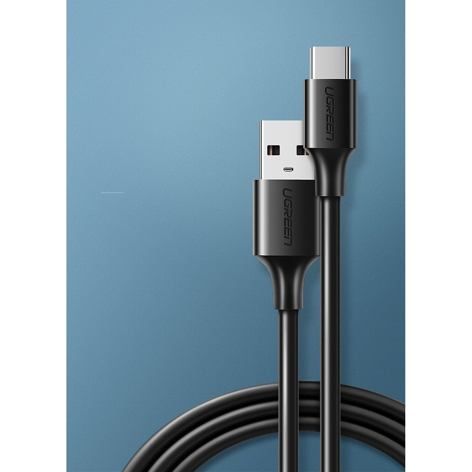 Czarny kabel USB-A do USB-C, logo UGREEN, na niebieskim tle gradientowym.