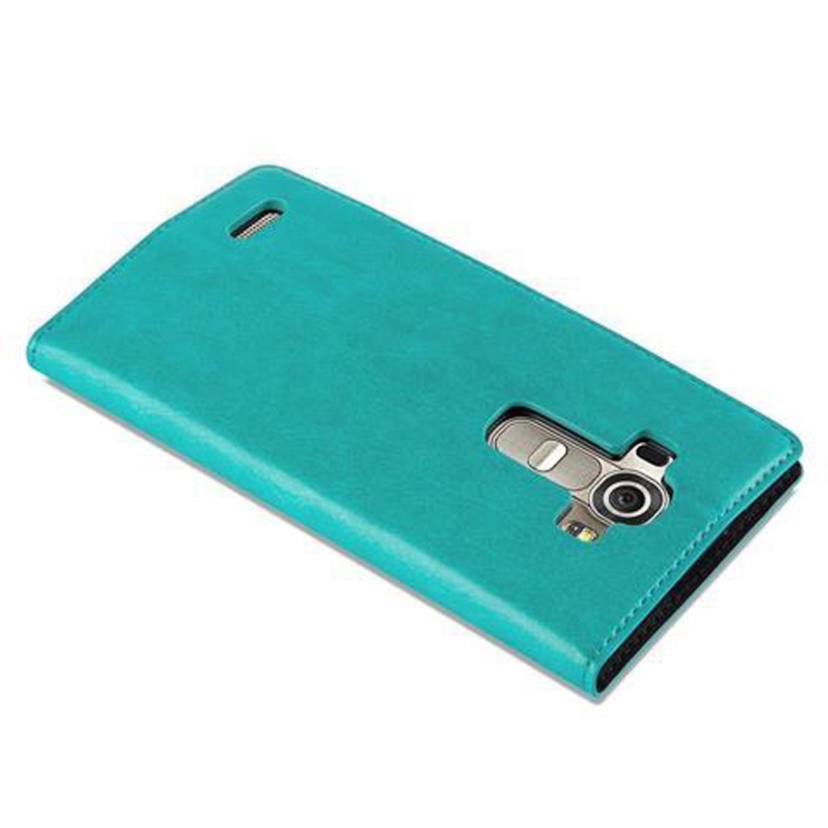 Funda de teléfono verde azulado. Tiene un orificio para la cámara y está cerrada. Sobre un fondo blanco.