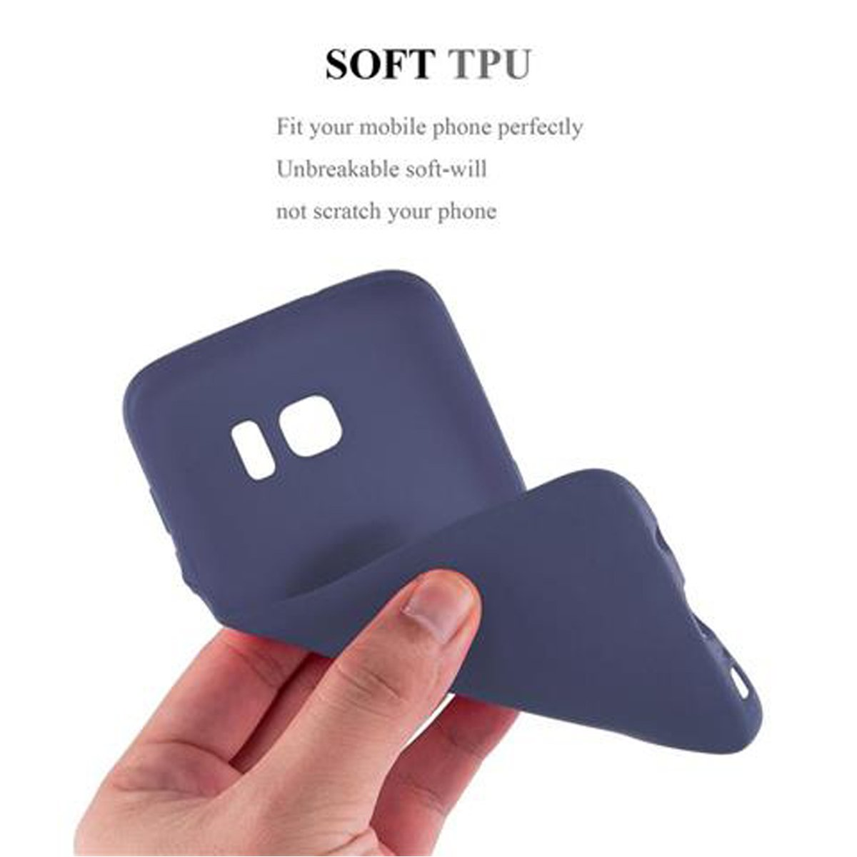 Una mano tiene una custodia blu per telefono. La custodia è flessibile e ha ritagli per la fotocamera e altre funzioni.