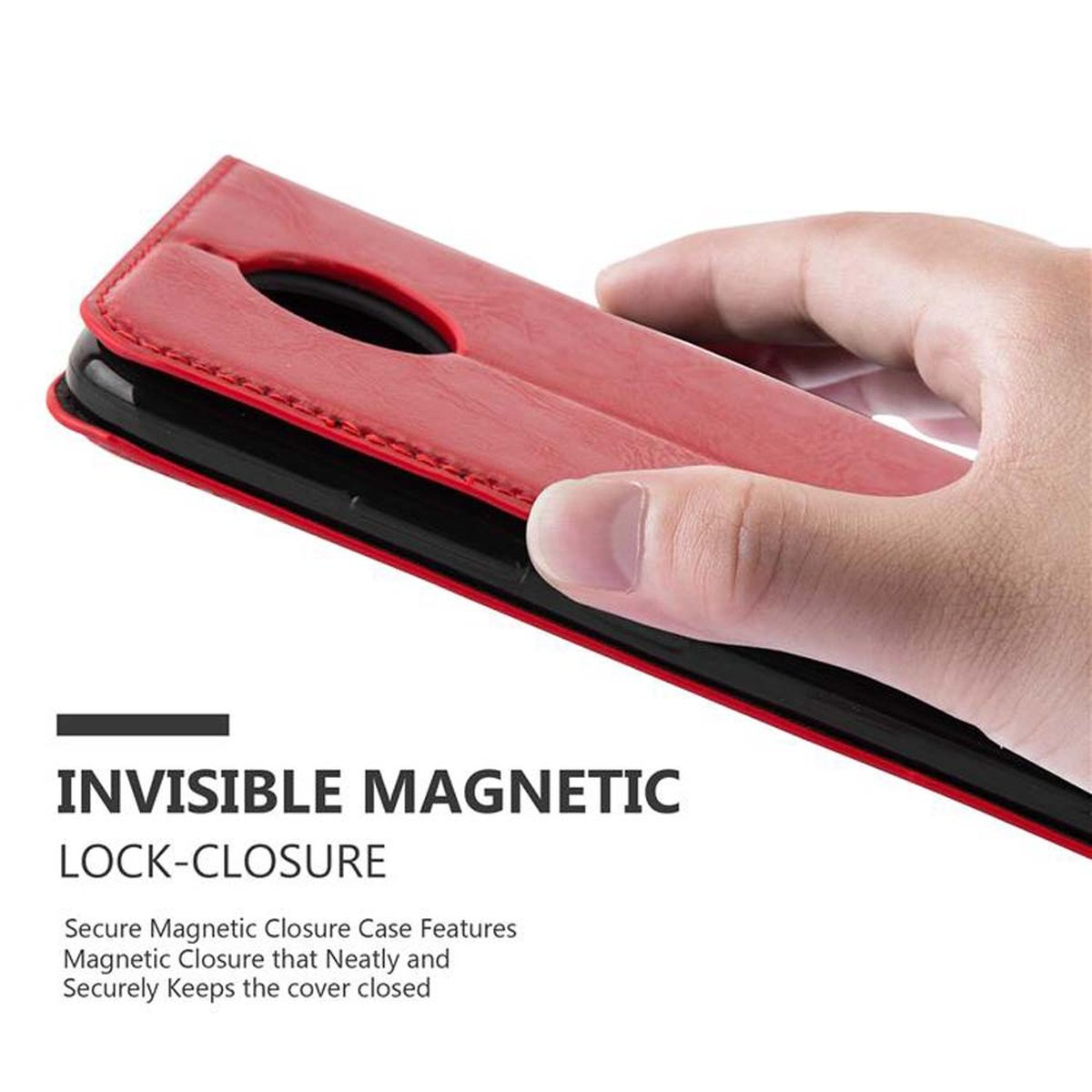 Mano che tiene una custodia rossa per telefono. La custodia ha una chiusura magnetica.