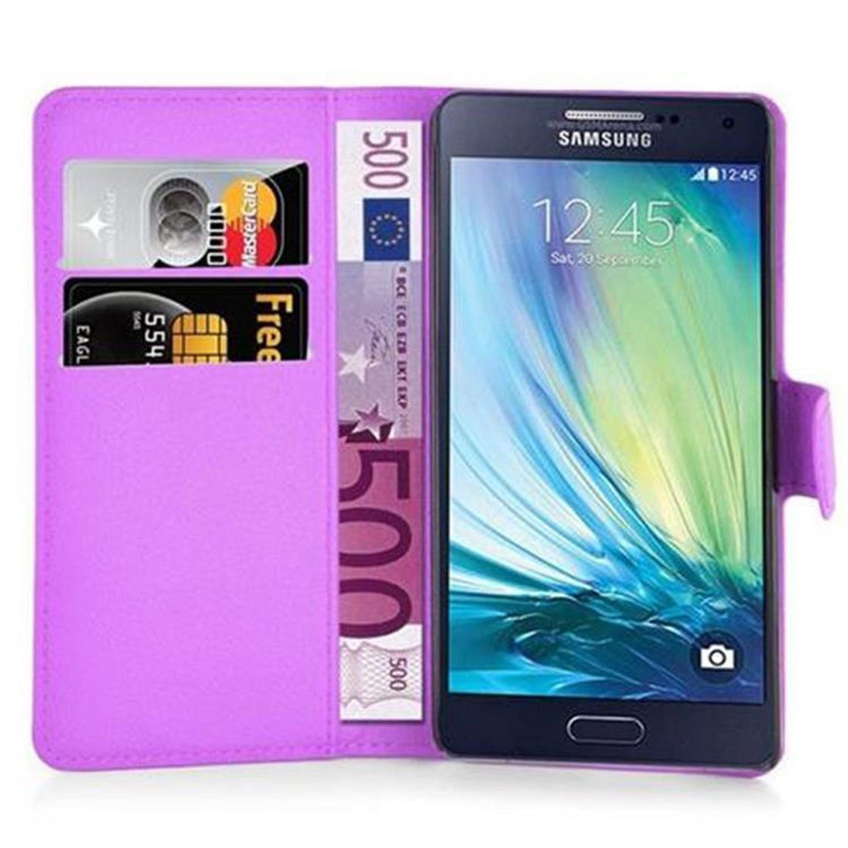 Custodia viola per telefono con telefono, carte di credito e denaro all'interno. Il telefono mostra l'ora. Lo sfondo è bianco.