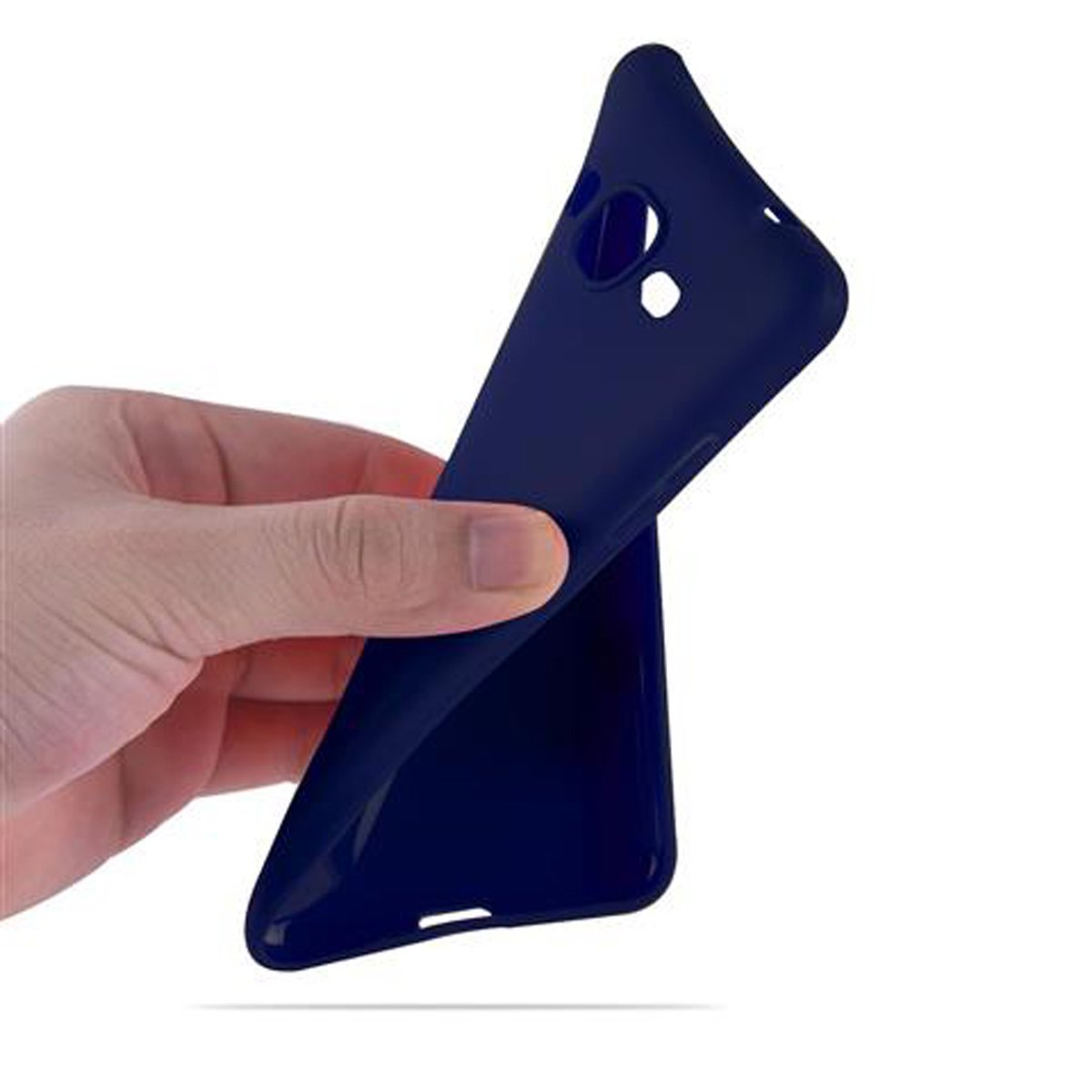 Una mano tiene una custodia blu navy per telefono.