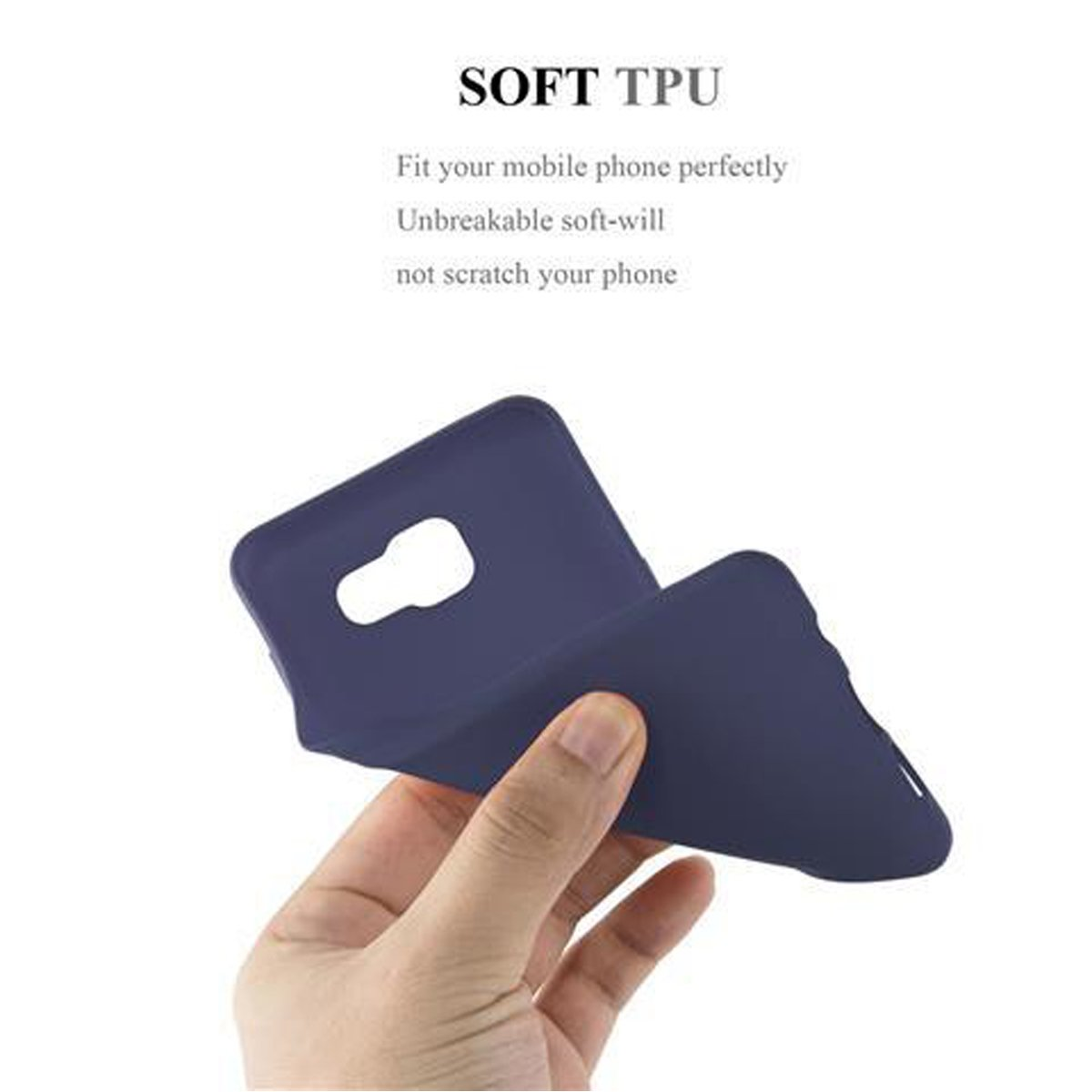 Mano sosteniendo una funda azul. La funda es de TPU blando y se ajusta perfectamente.