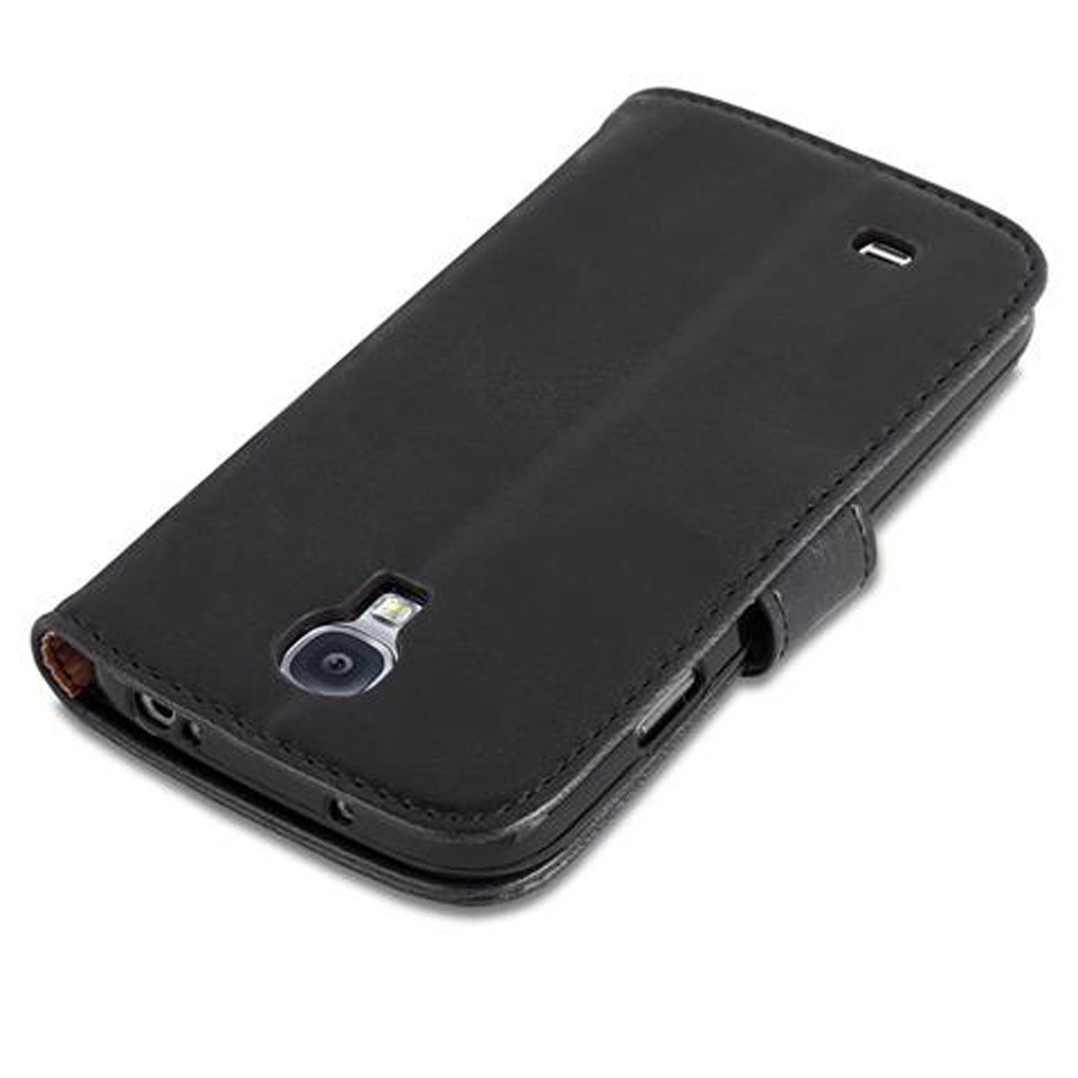 Custodia nera, con il telefono dentro. La custodia è chiusa. Fotocamera e porta di ricarica visibili.