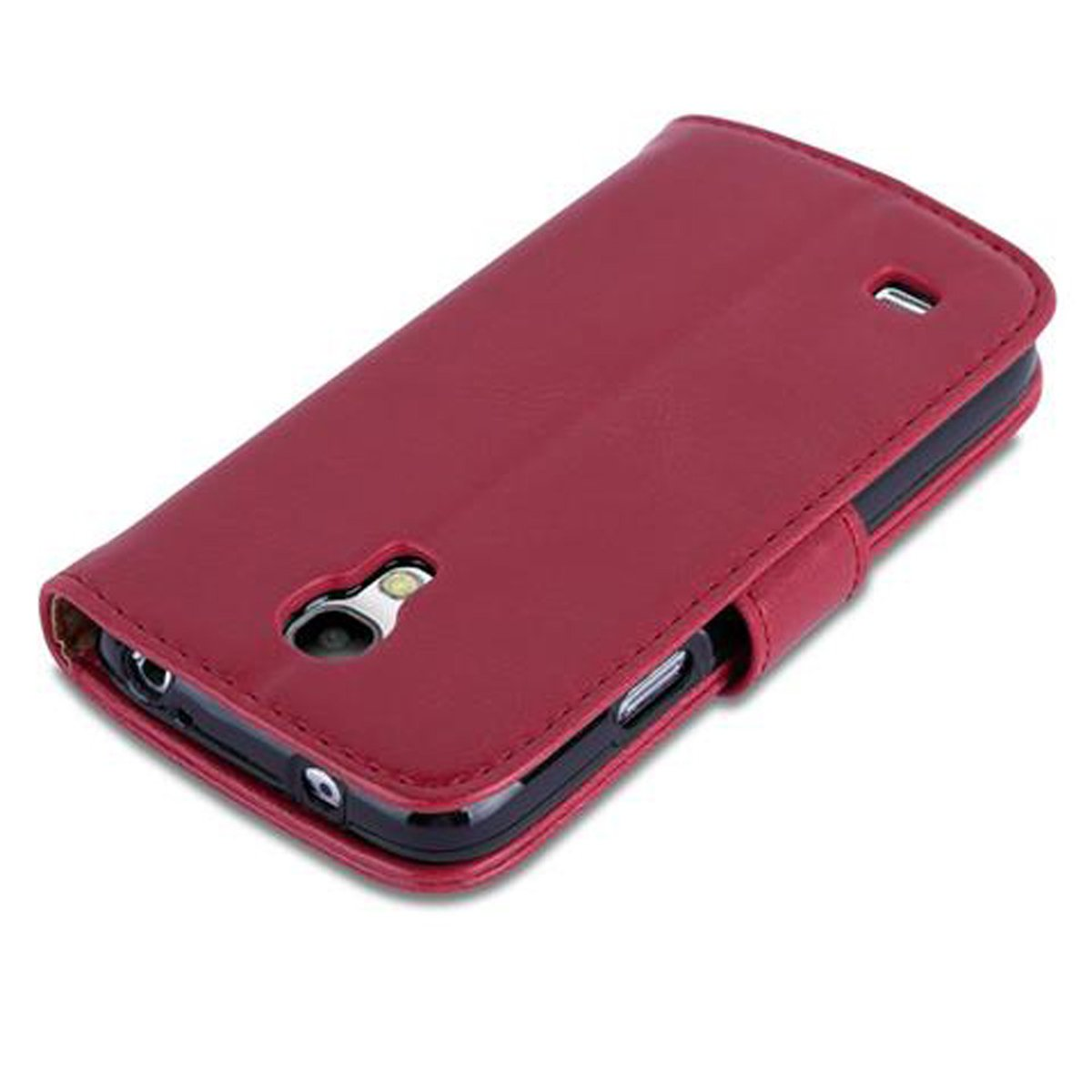 Se muestra una funda roja para teléfono, cerrada, con el teléfono dentro. La funda está en ángulo.