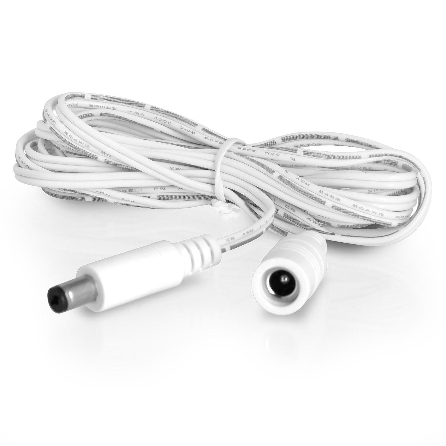 Weißes Netzkabel mit DC-Stecker und Buchse.