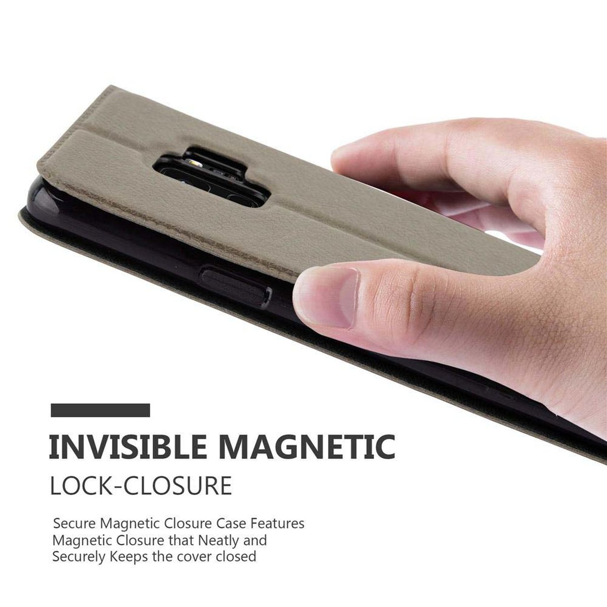 Mano che tiene una custodia marrone. Testo: Chiusura magnetica invisibile. Chiusura magnetica sicura.