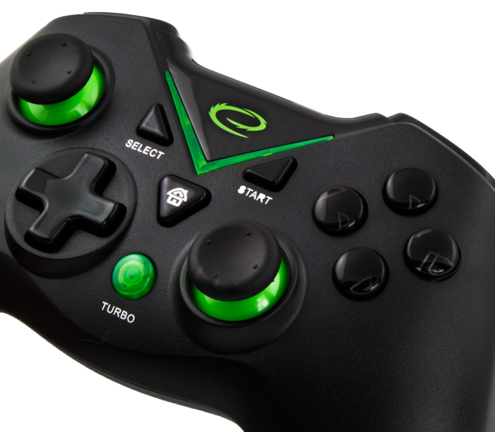Un controller di gioco nero con accenti verdi su sfondo bianco. Pulsanti e controlli visibili.