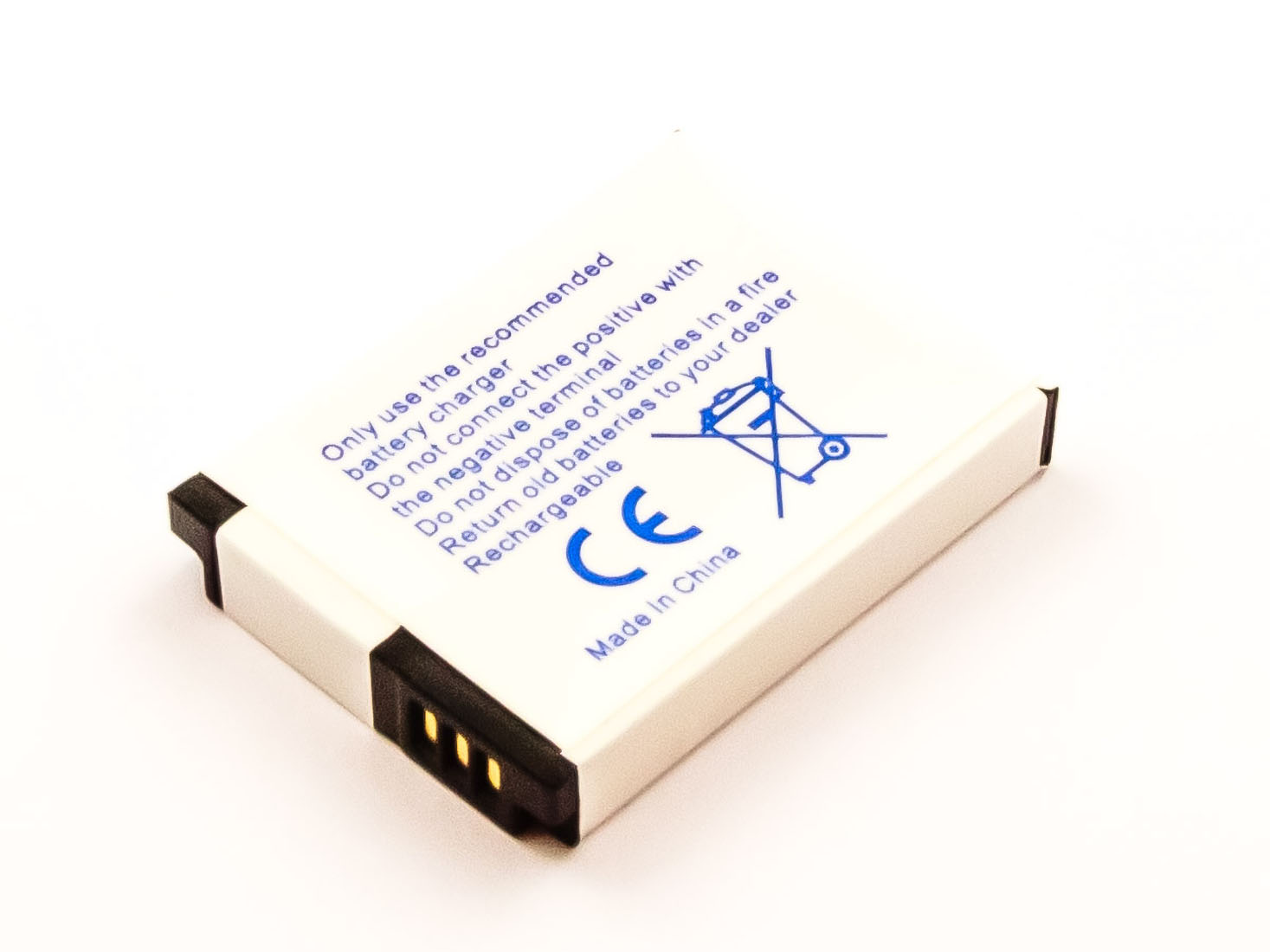 Ein weißer Akku mit Text und Symbolen. Es hat ein CE-Zeichen und Warnungen zur Verwendung der Batterie.