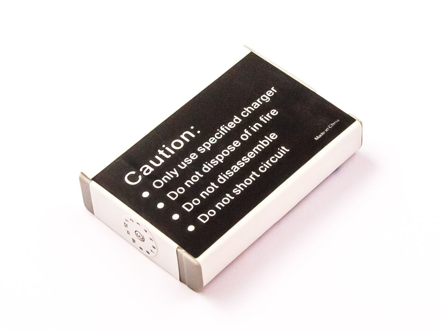 Eine weiße und schwarze Batterie mit Warnhinweisen. Die Etiketten warnen vor Missbrauch, Entsorgung und Kurzschluss.