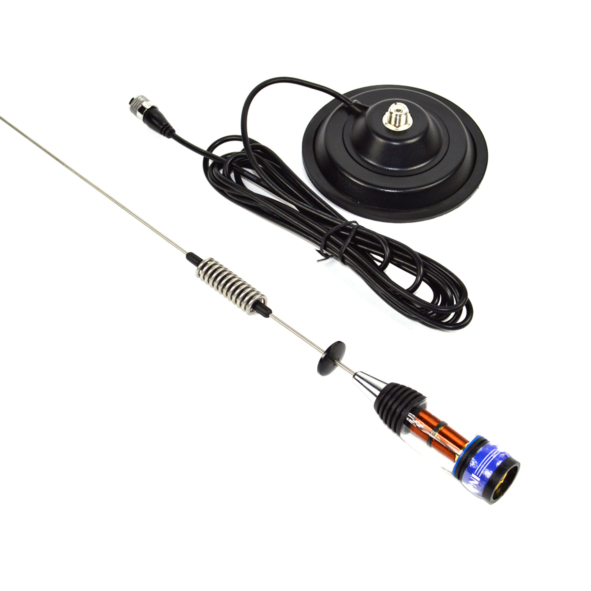 Antenne mit Basis, schwarzem Kabel und silbernem Stecker auf Weiß.