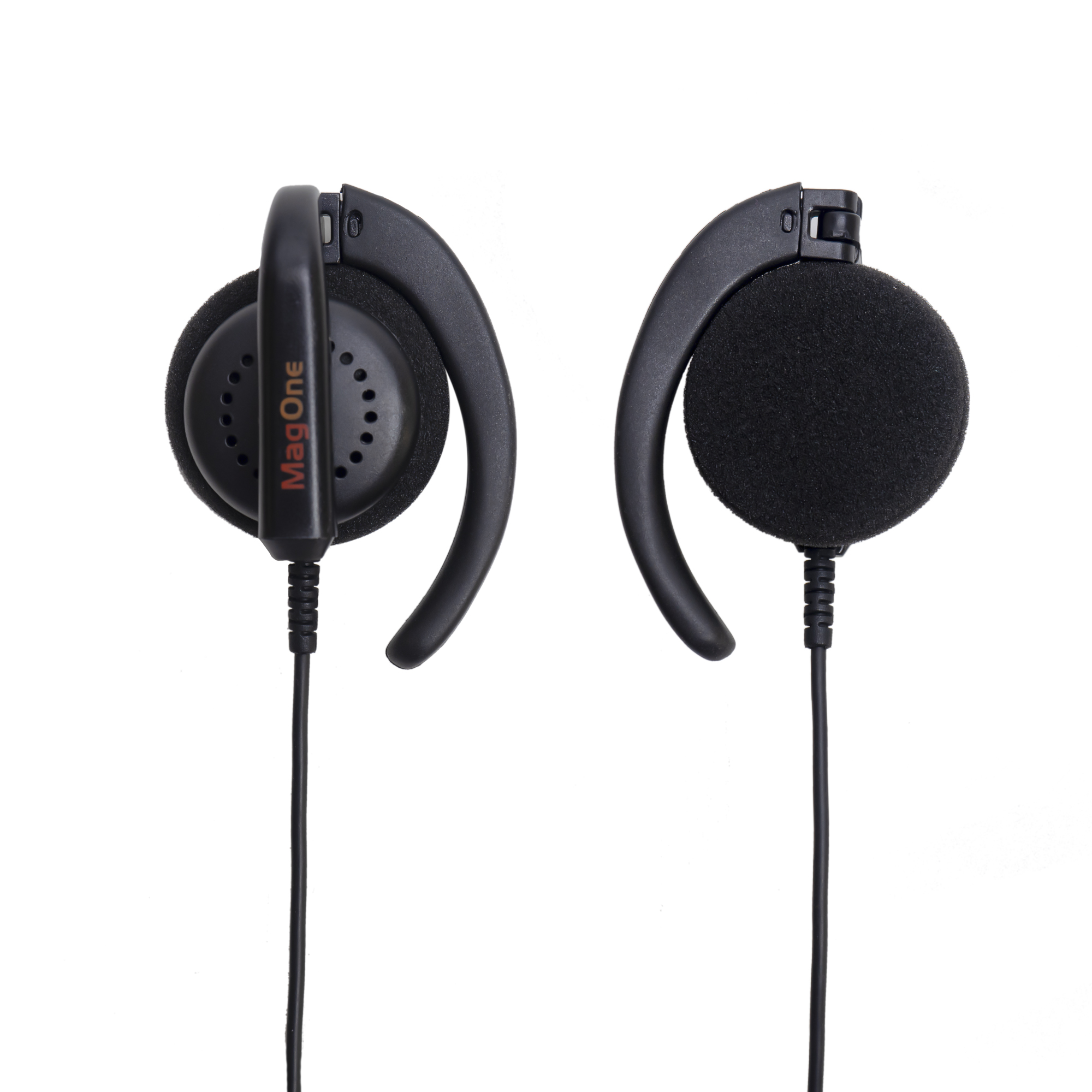 Cuffie con gancio auricolare nere, marca MagOne. Cuscinetti in schiuma e cavo nero.