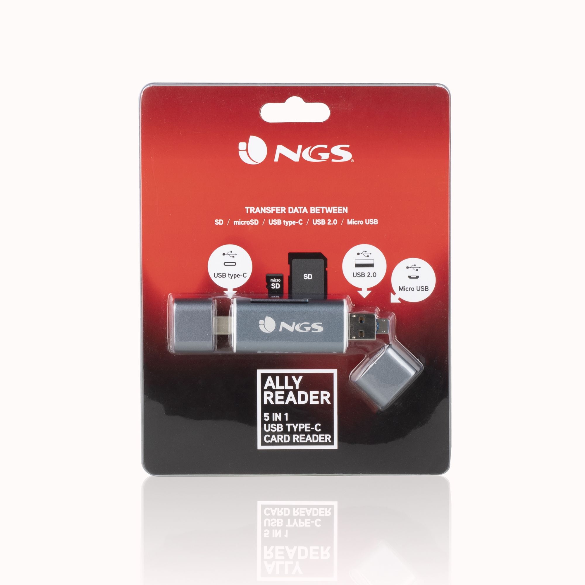 Un paquete de lector de tarjetas con adaptador USB, mostrando el producto y sus características.