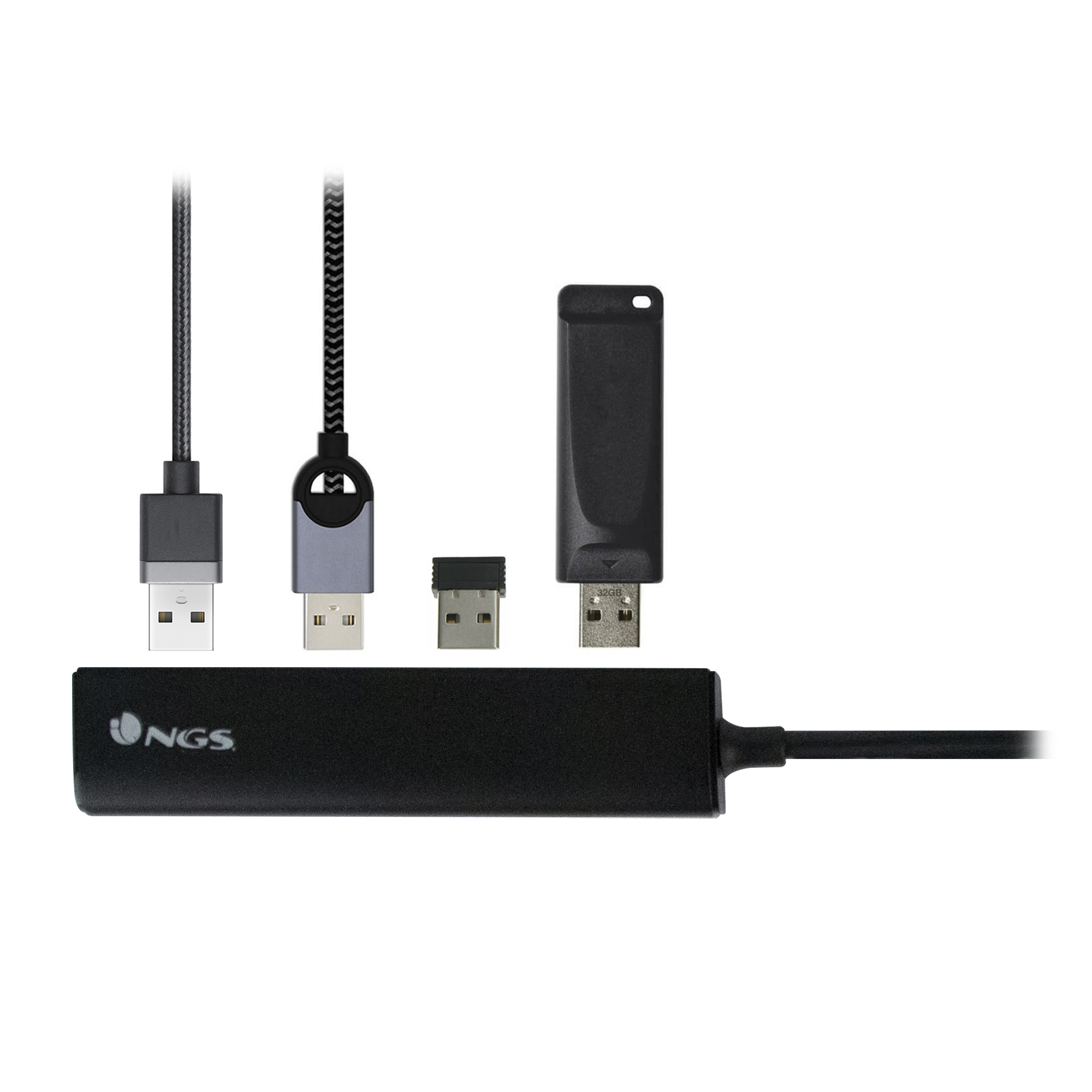 Un concentrador USB negro con varios cables y conectores USB conectados.