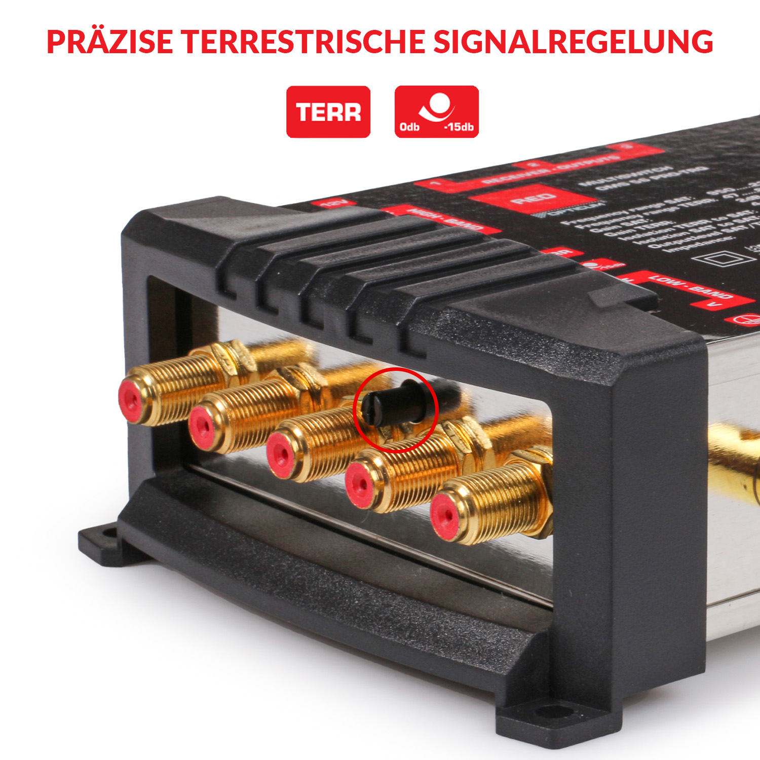 Schwarzes Gerät mit Anschlüssen und Text, mit rotem Stecker.