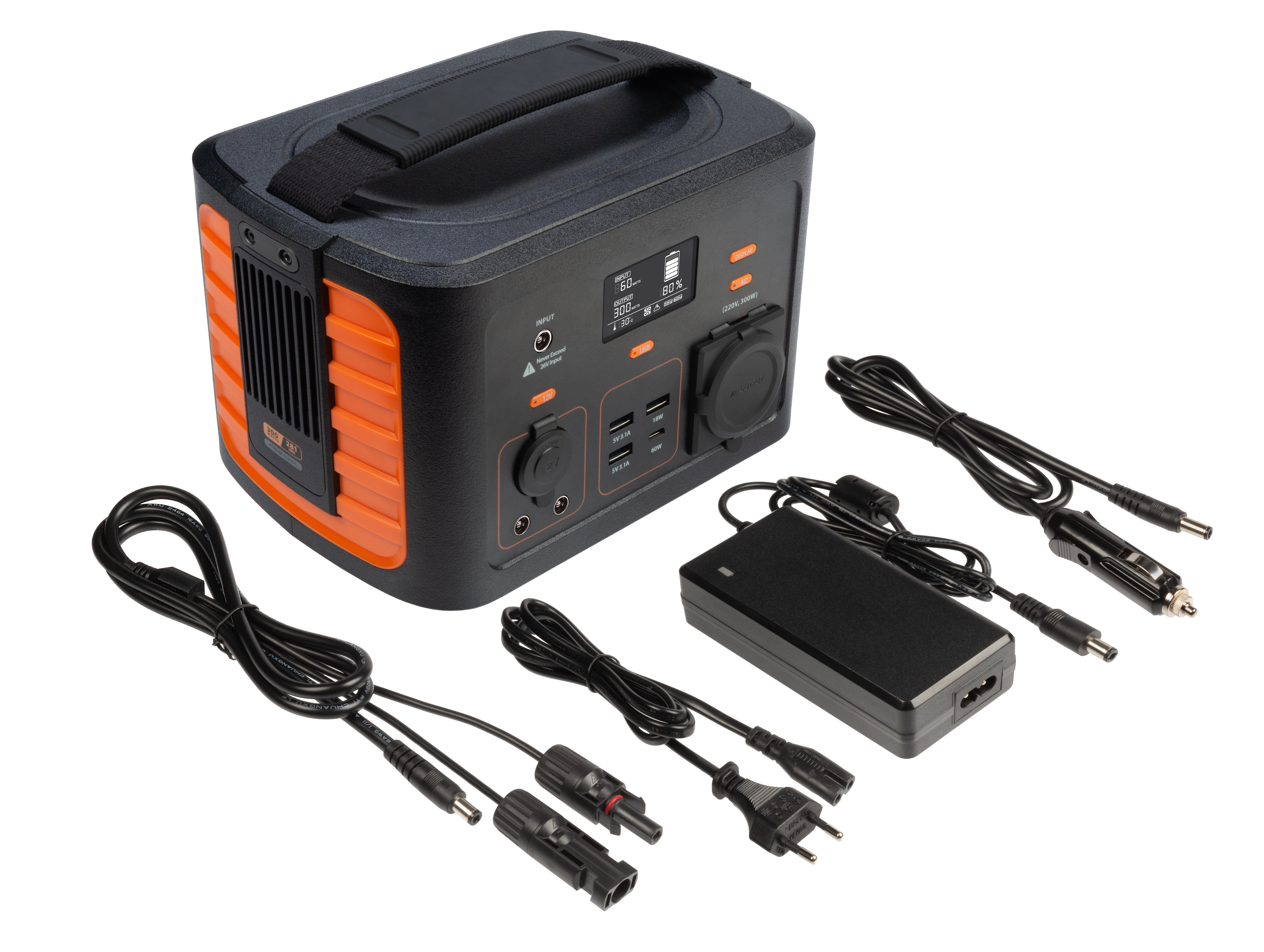 Tragbare Powerstation mit orangefarbenen Akzenten, verschiedenen Kabeln und einem Adapter.