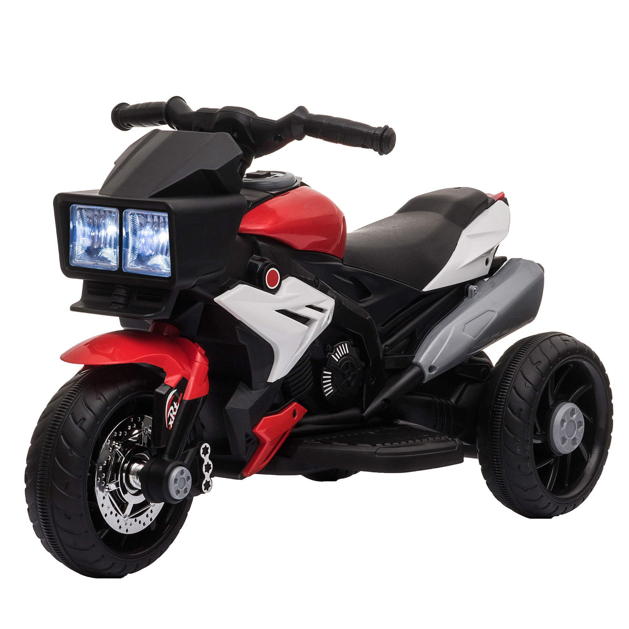 Moto giocattolo rossa, nera e bianca. Tre ruote, fari accesi. Sfondo bianco.