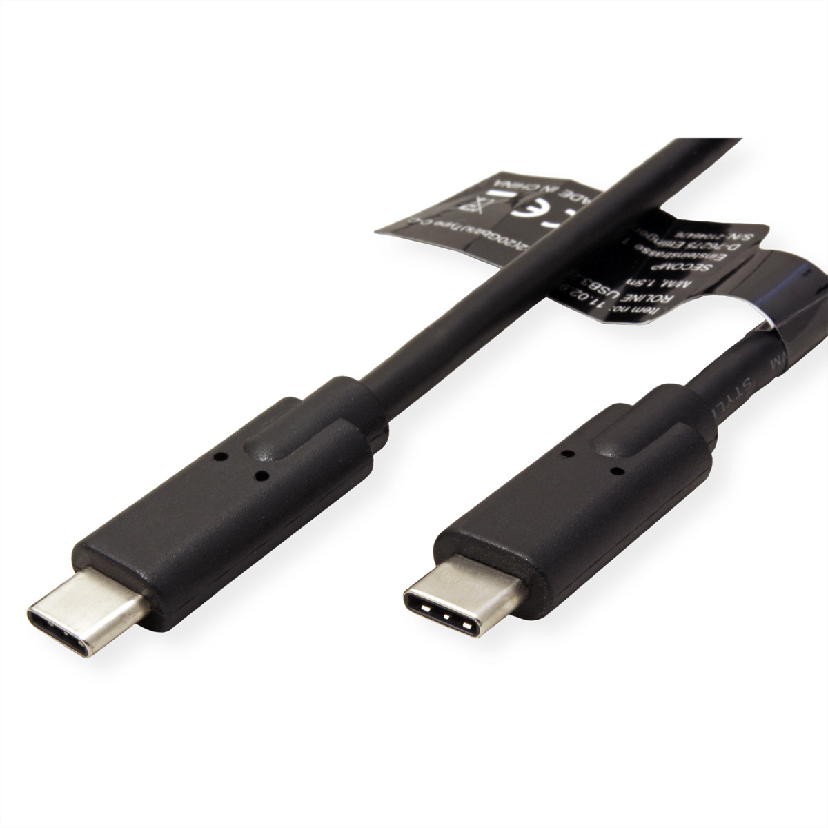 Due cavi USB-C neri con connettori. Un'etichetta bianca è attaccata a uno dei cavi.