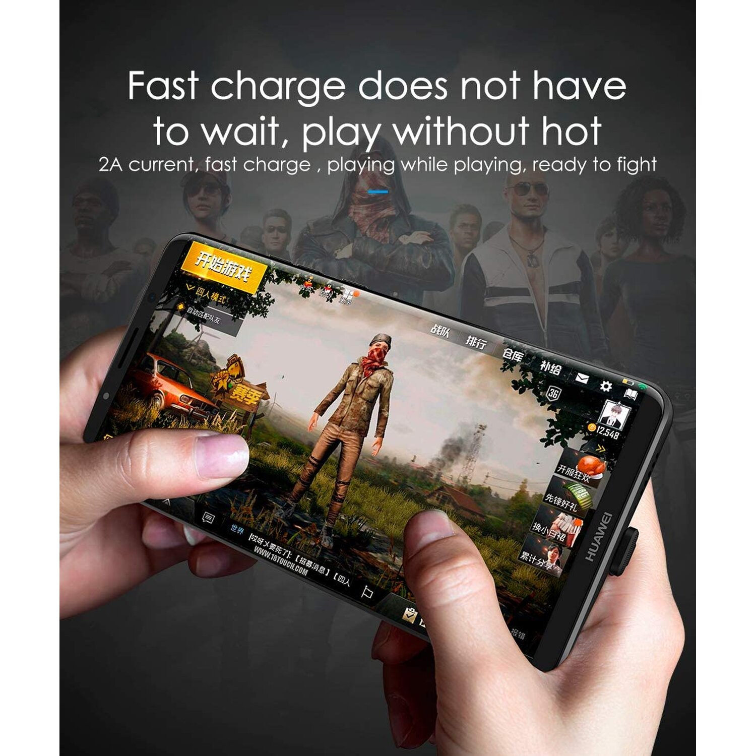 Eine Person hält ein Telefon und spielt ein Spiel. Der Bildschirm des Telefons zeigt ein Spiel mit Charakteren und einem Auto.