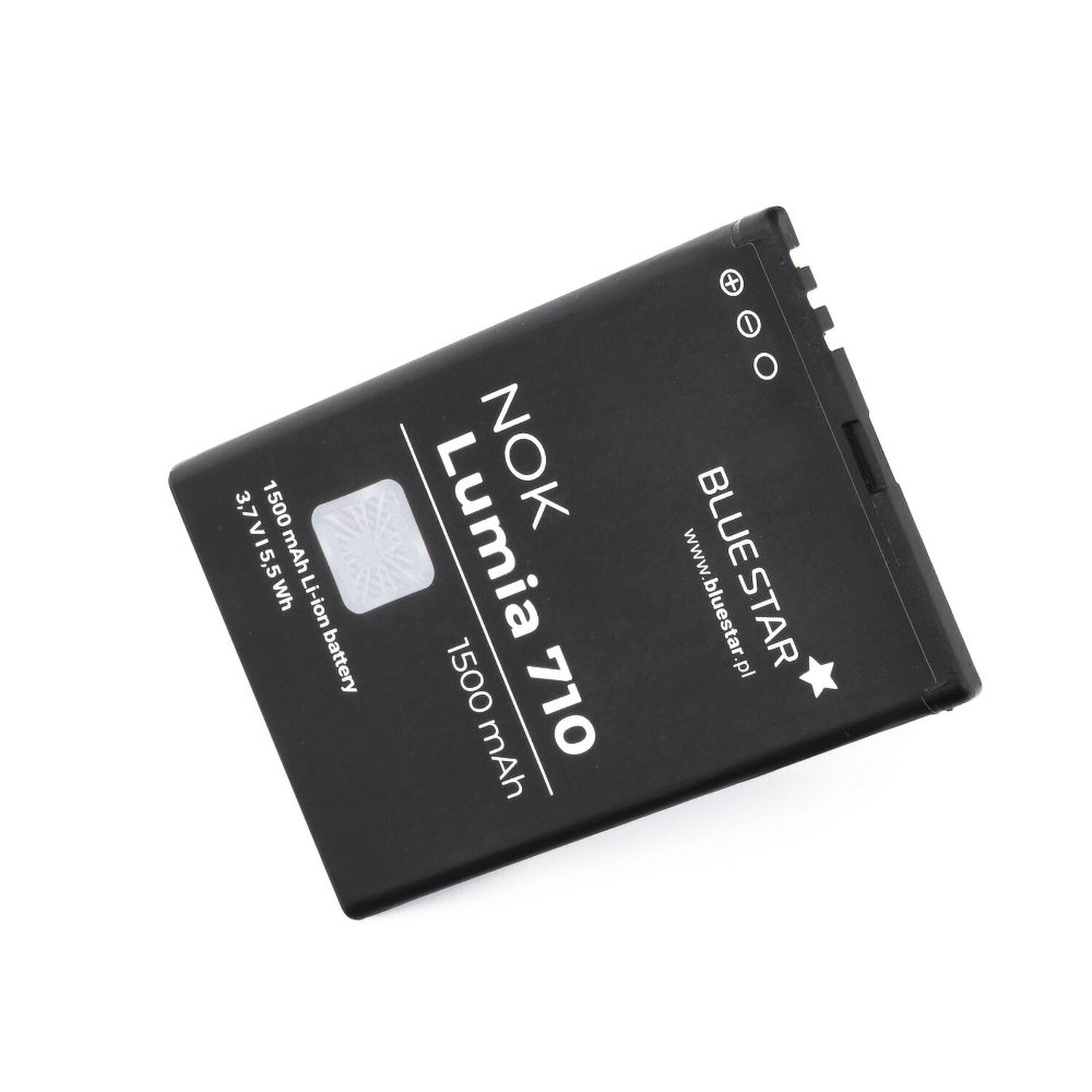 Schwarze Nokia Lumia 710 Batterie, 1500 mAh, auf Weiß. BlueStar-Markenlogo.
