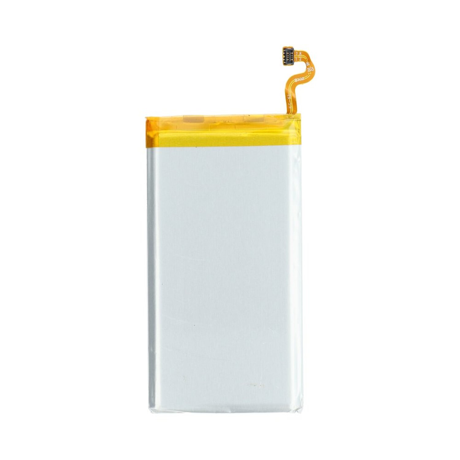 Eine weiße rechteckige Batterie mit gelbem Oberteil und angeschlossenem Kabel. Der Hintergrund ist weiß.