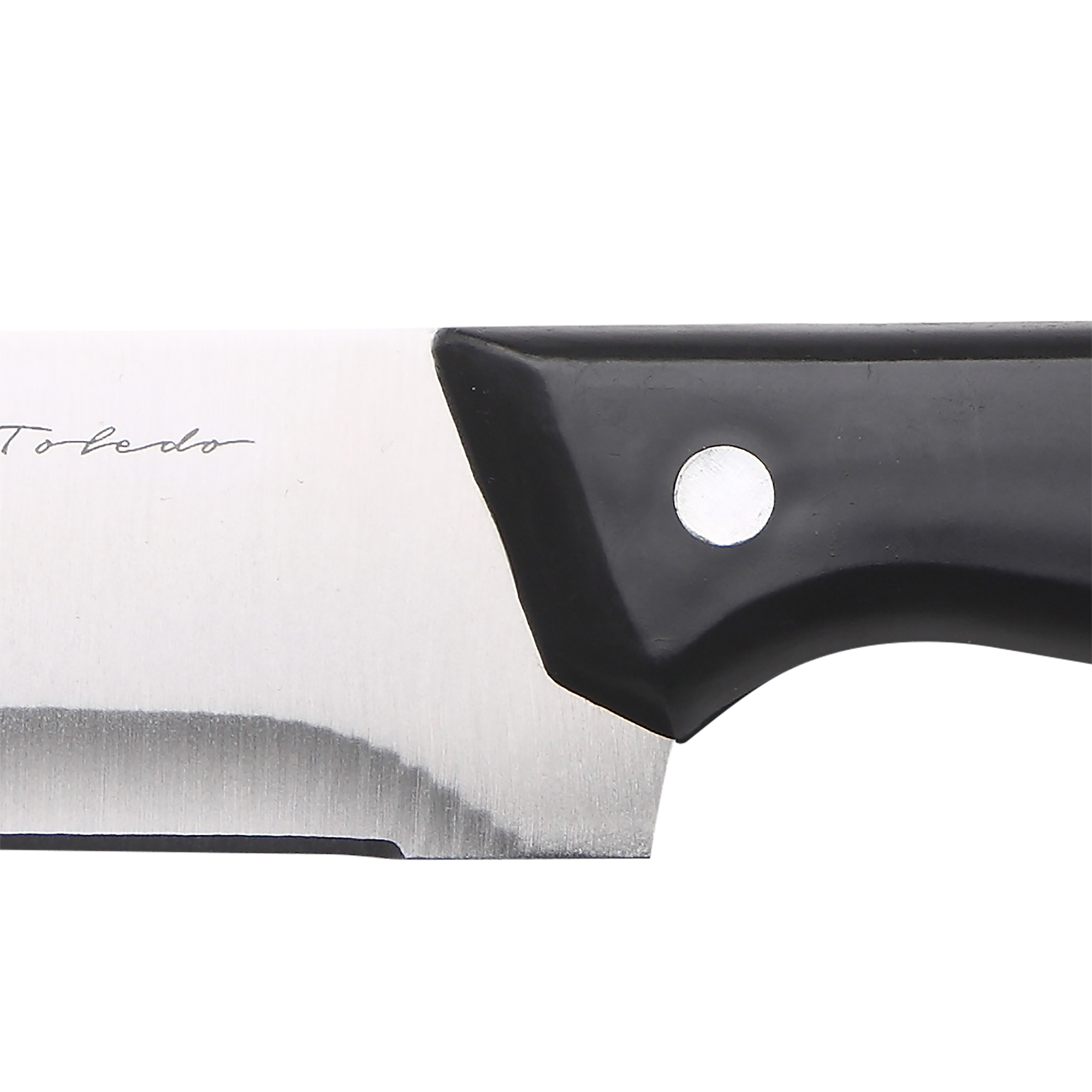 Primer plano de una hoja de cuchillo con la palabra "Toledo" grabada. La hoja es brillante y afilada.