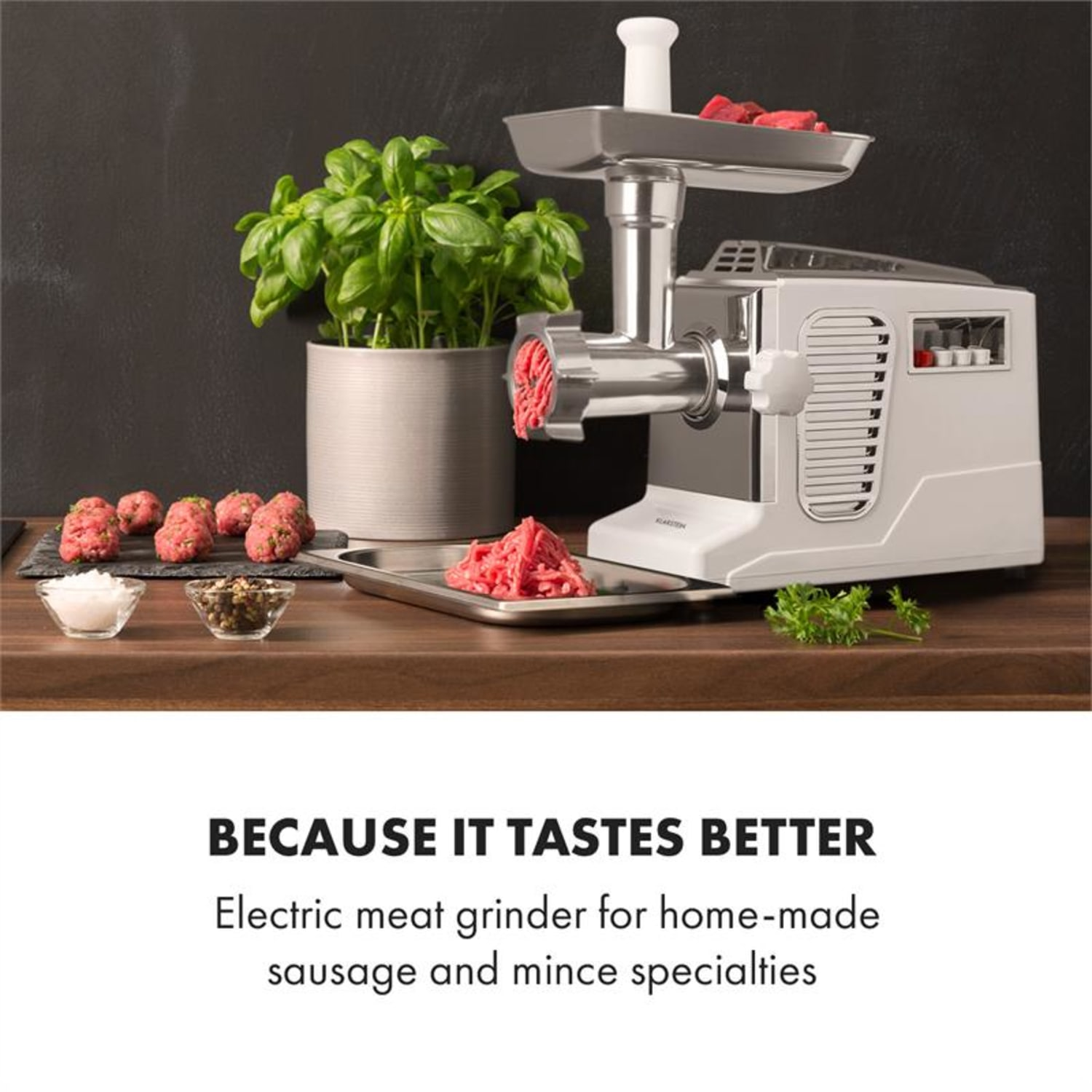Tritacarne con carne e basilico. Testo: 'BECAUSE IT TASTES BETTER' e 'Tritacarne elettrico'.