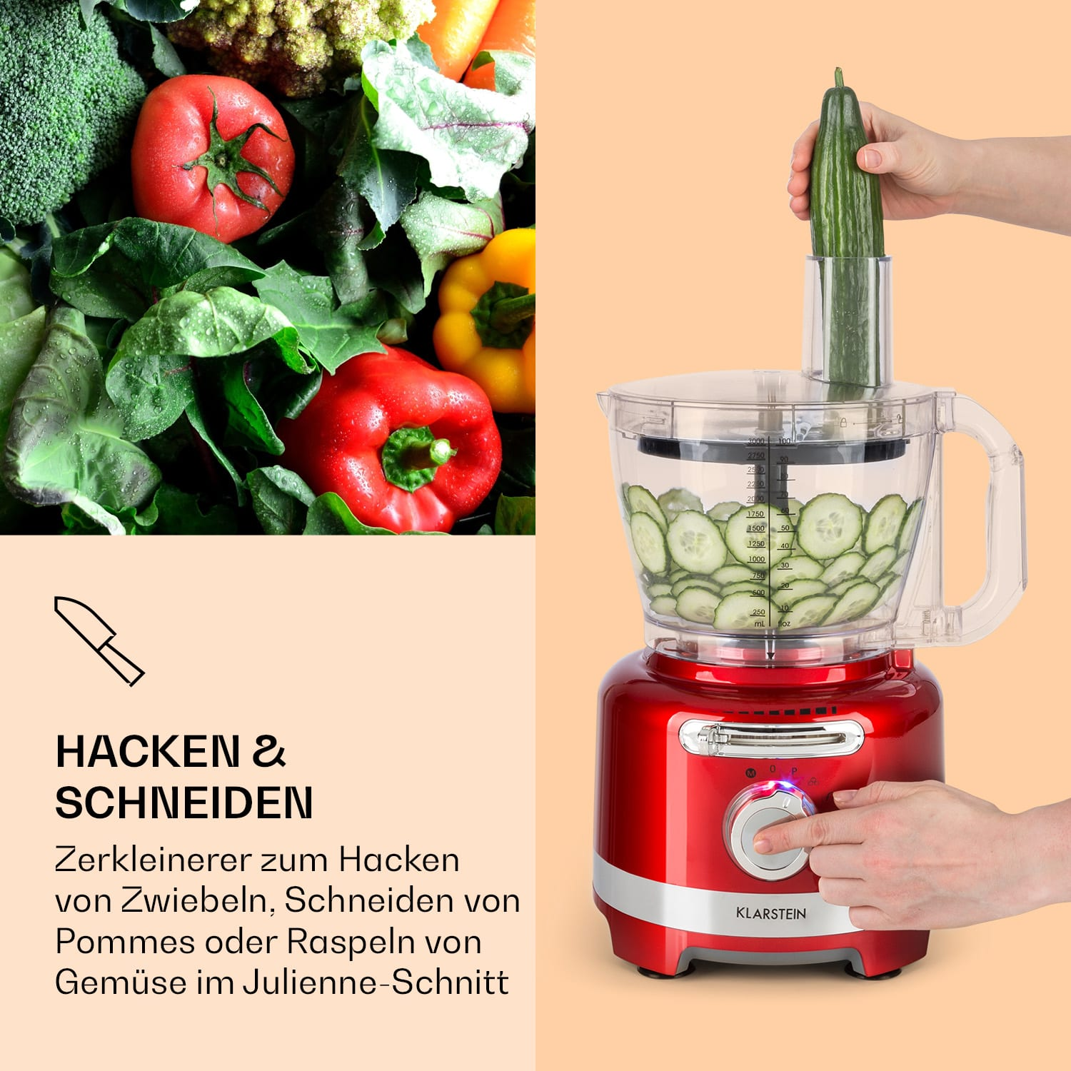 Roter Foodprozessor mit einer Gurke, die in den Behälter geschnitten wird.