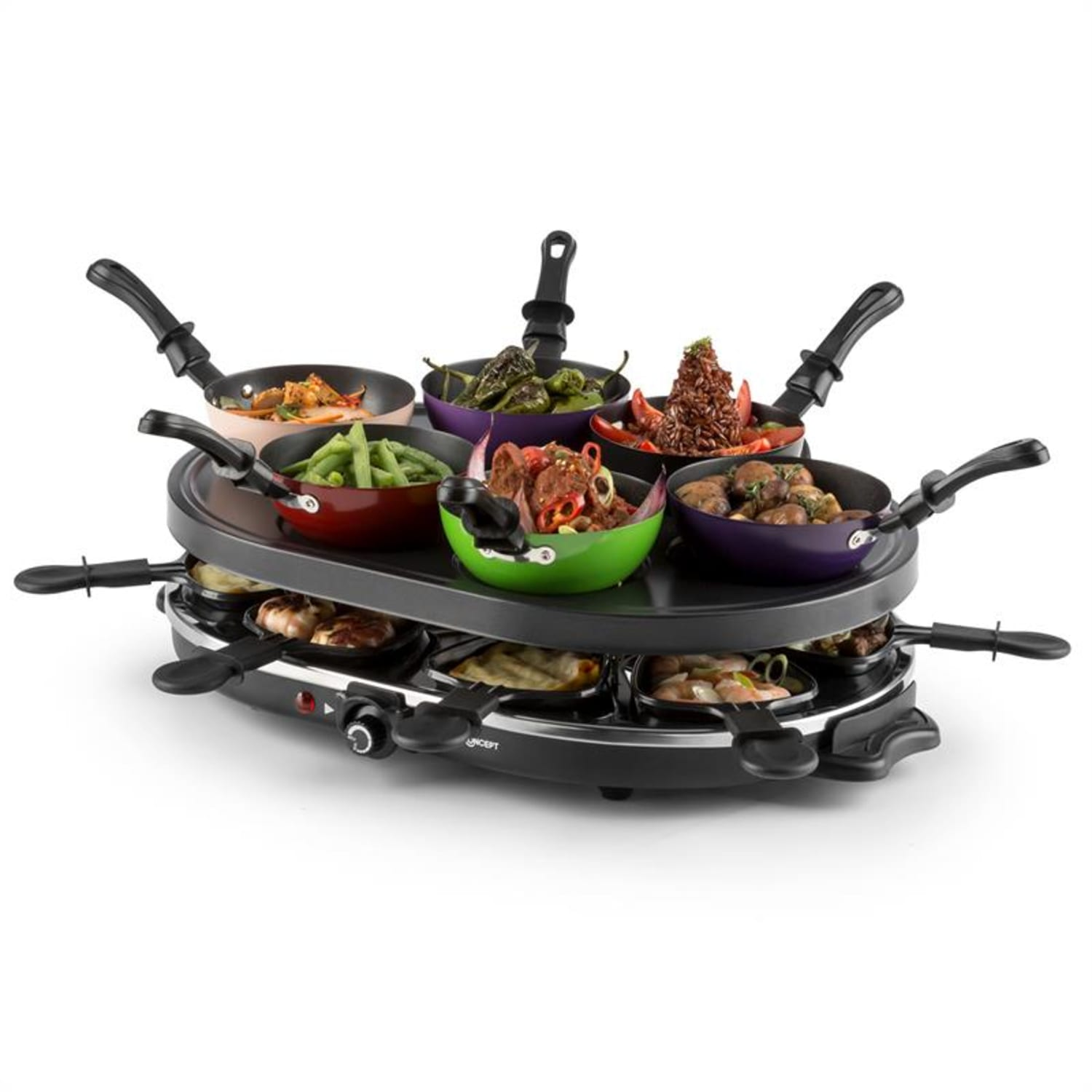 Ein Raclette-Grill mit mehreren Pfannen voller Essen. Er steht auf weißem Hintergrund.