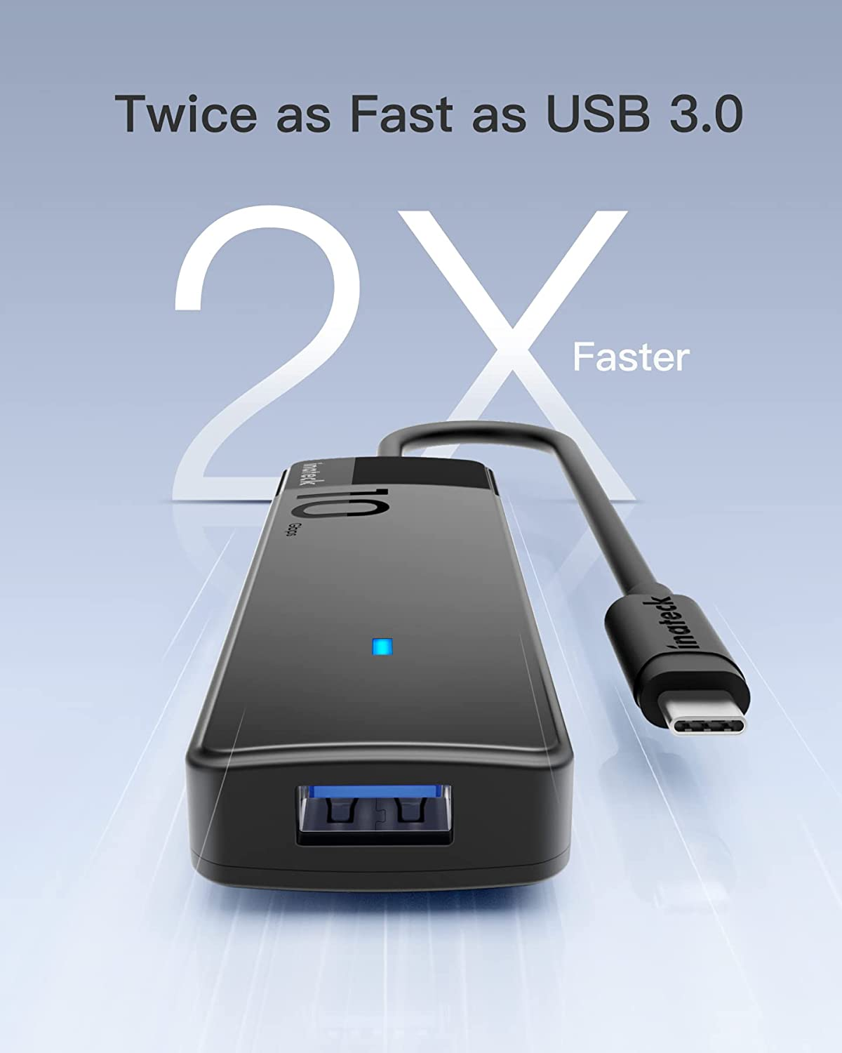 Schwarzer USB-Hub mit USB-Anschluss und USB-C-Stecker.