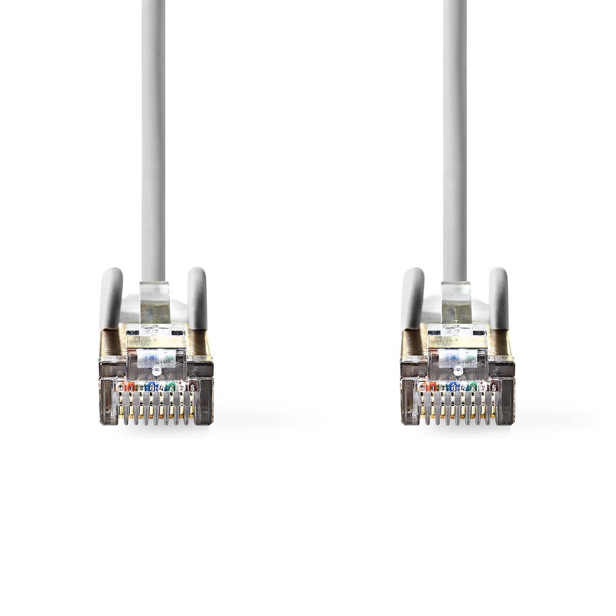 Zwei graue Netzwerkkabel mit RJ45-Anschlüssen.