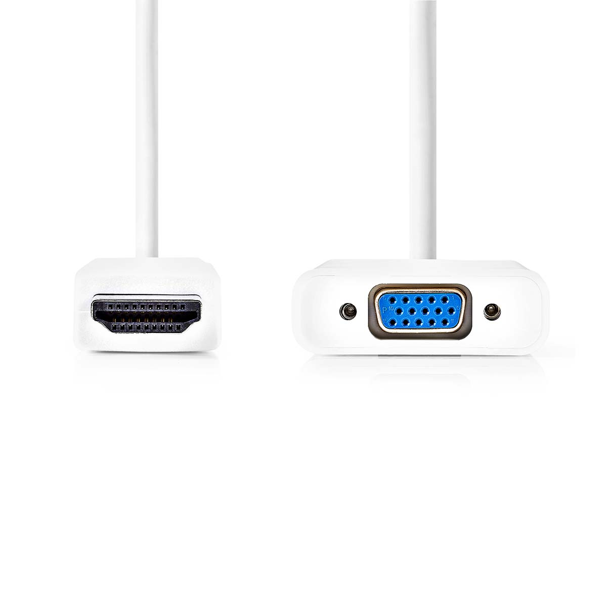 Ein weißes Kabel mit einem HDMI- und einem VGA-Anschluss auf weißem Hintergrund. Anschlüsse sind sichtbar.