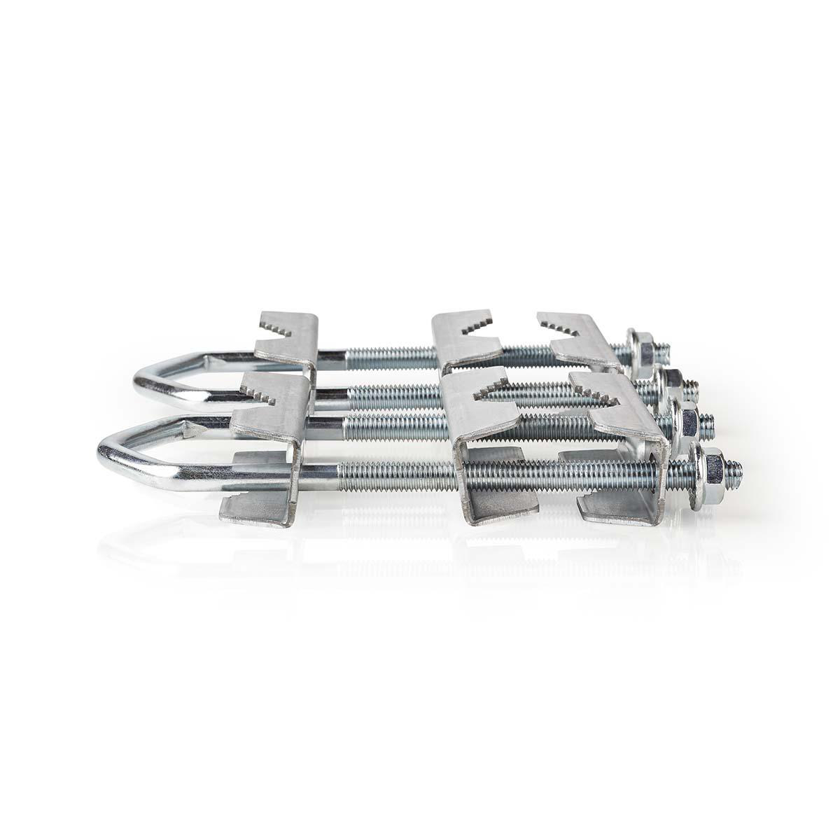 Satz Metallklemmen mit Schrauben und Muttern. Weißer Hintergrund.