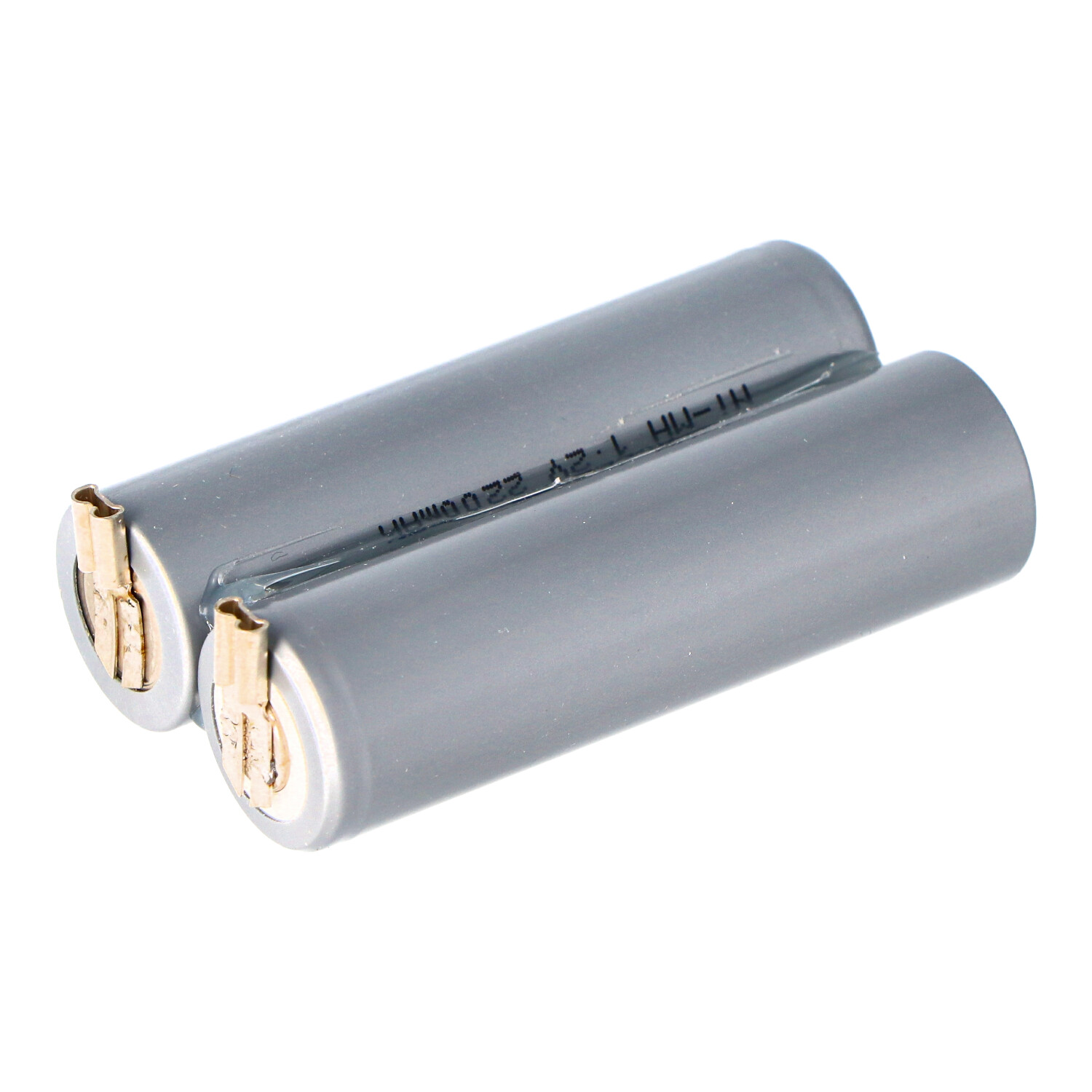 Zwei silberne zylindrische Batterien mit Goldkontakten, vor weißem Hintergrund.