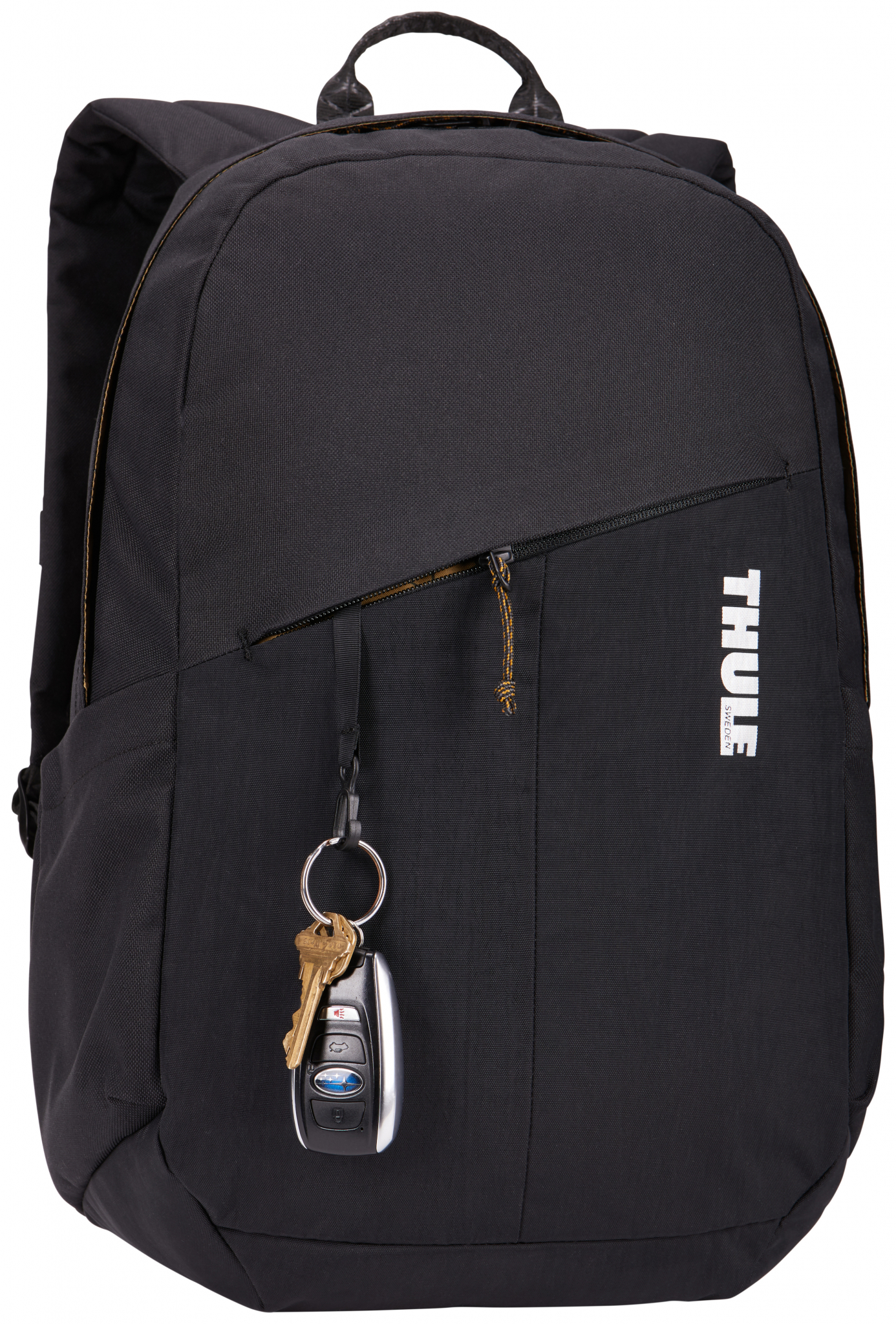 Zaino nero con portachiavi con chiavi e chiave dell'auto. Logo THULE bianco.