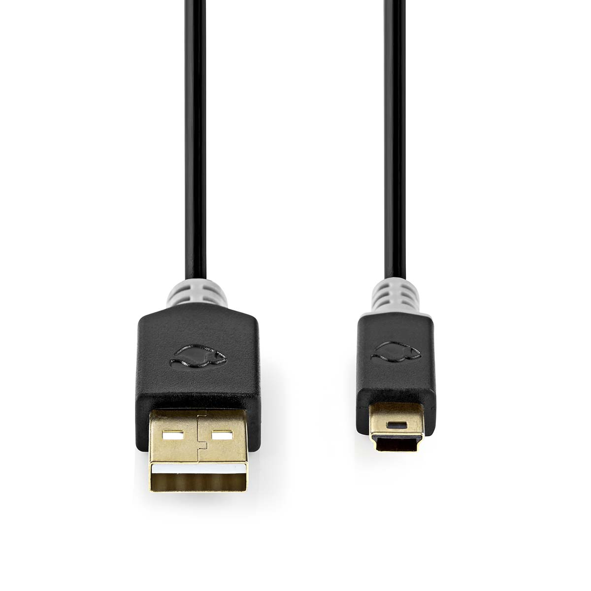 USB-zu-Micro-USB-Kabel. Schwarze Stecker und Kabel vor weißem Hintergrund, schräge Ansicht.