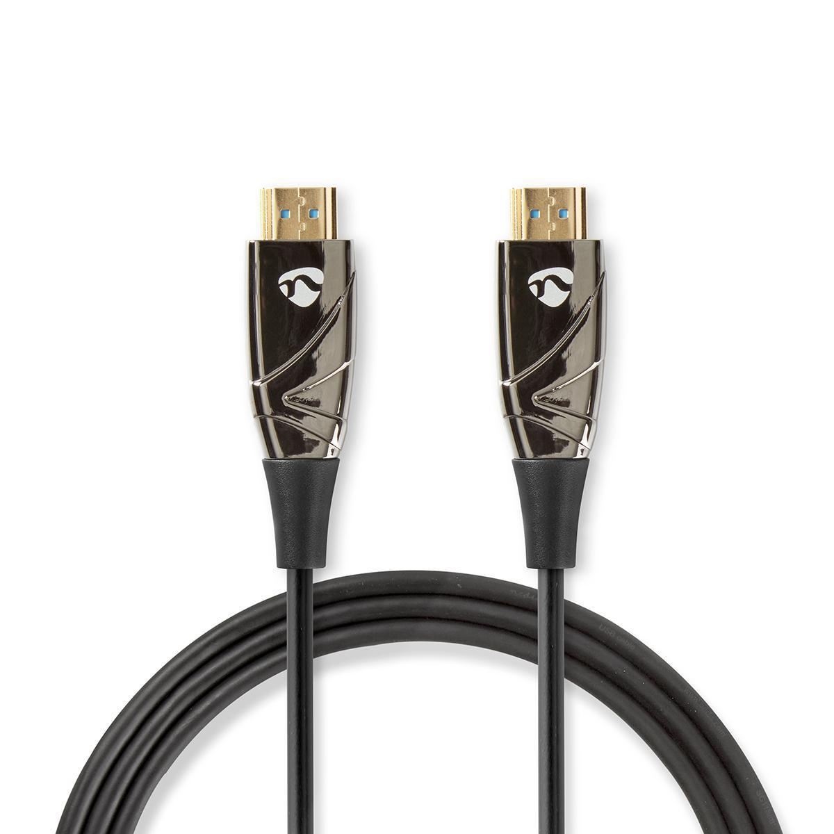 Zwei schwarze HDMI-Kabel mit goldenen Anschlüssen, vor weißem Hintergrund.