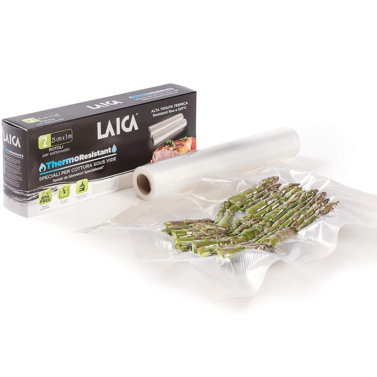 Vakuumierrollen und eine Box. Ein Spargelpaket ist versiegelt. Weißer Hintergrund.