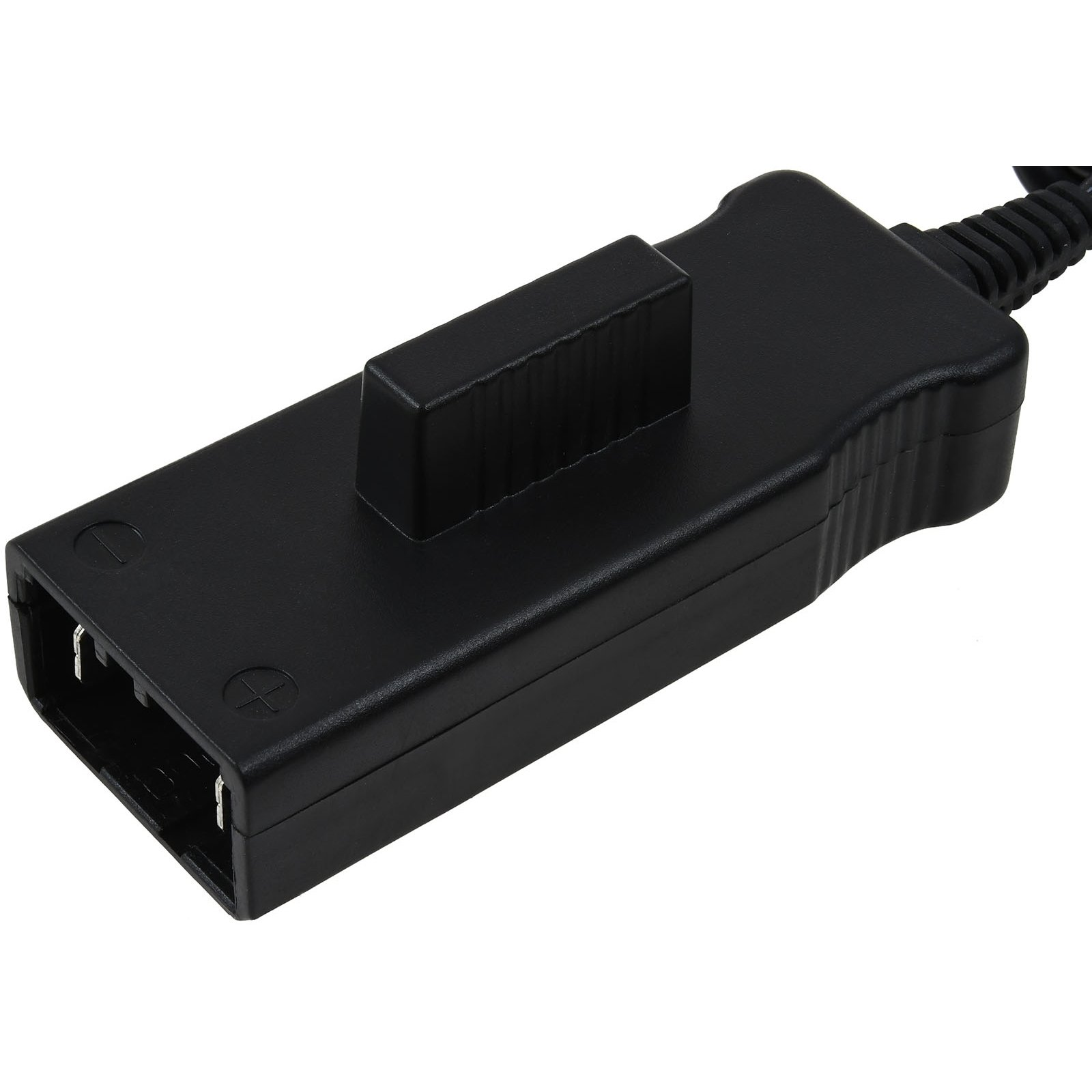 Schwarzer Stecker mit rechteckigem Gehäuse und zwei Pins, mit angeschlossenem Kabel.
